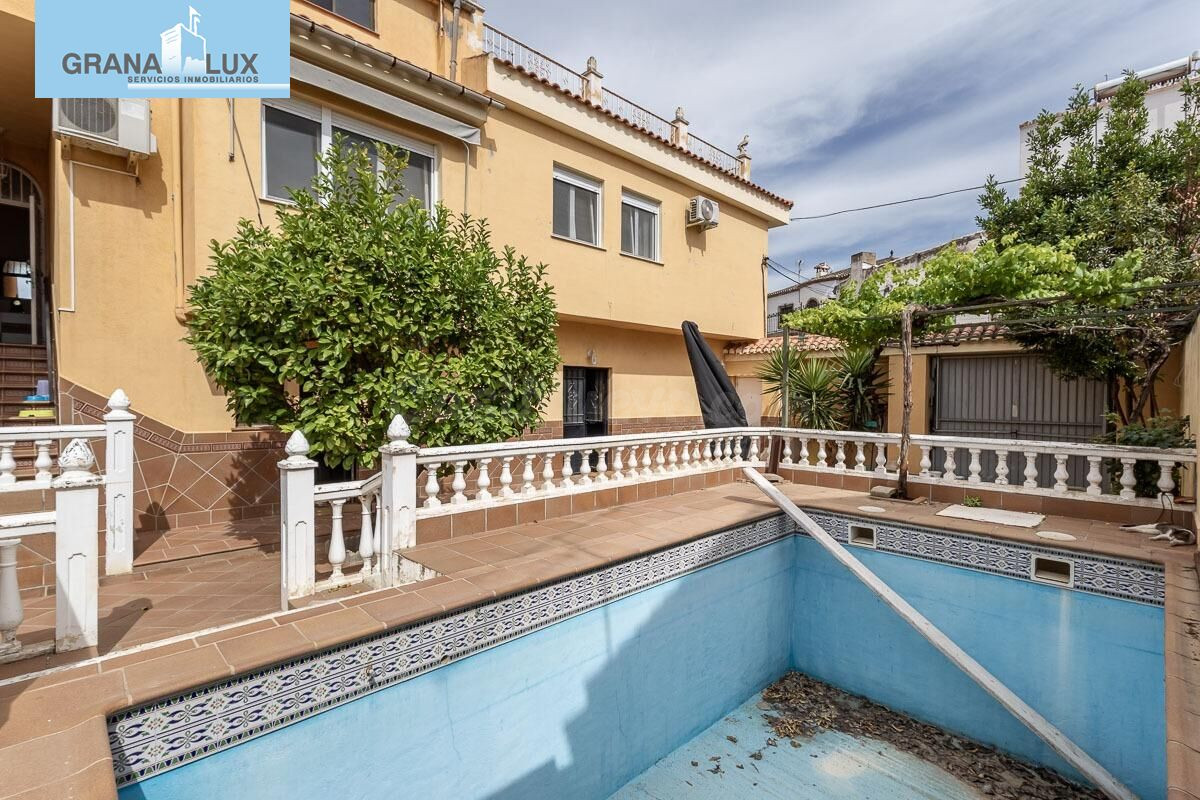 CHALET ADOSADO EN OGIJARES ( GRANADA)