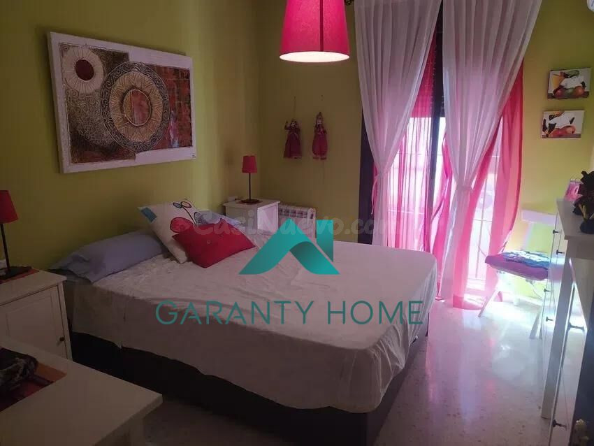 SE ALQUILA CASA EN ANTEQUERA - foto 3