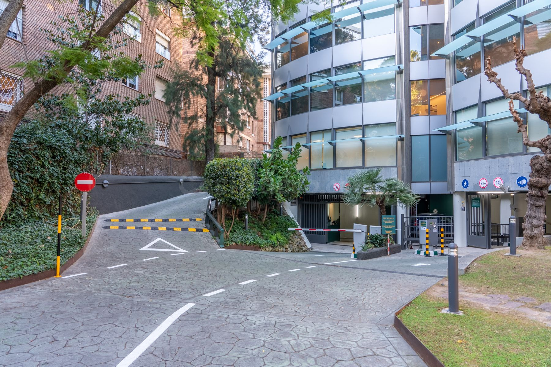 Parking 12m² en alquiler - Barcelona