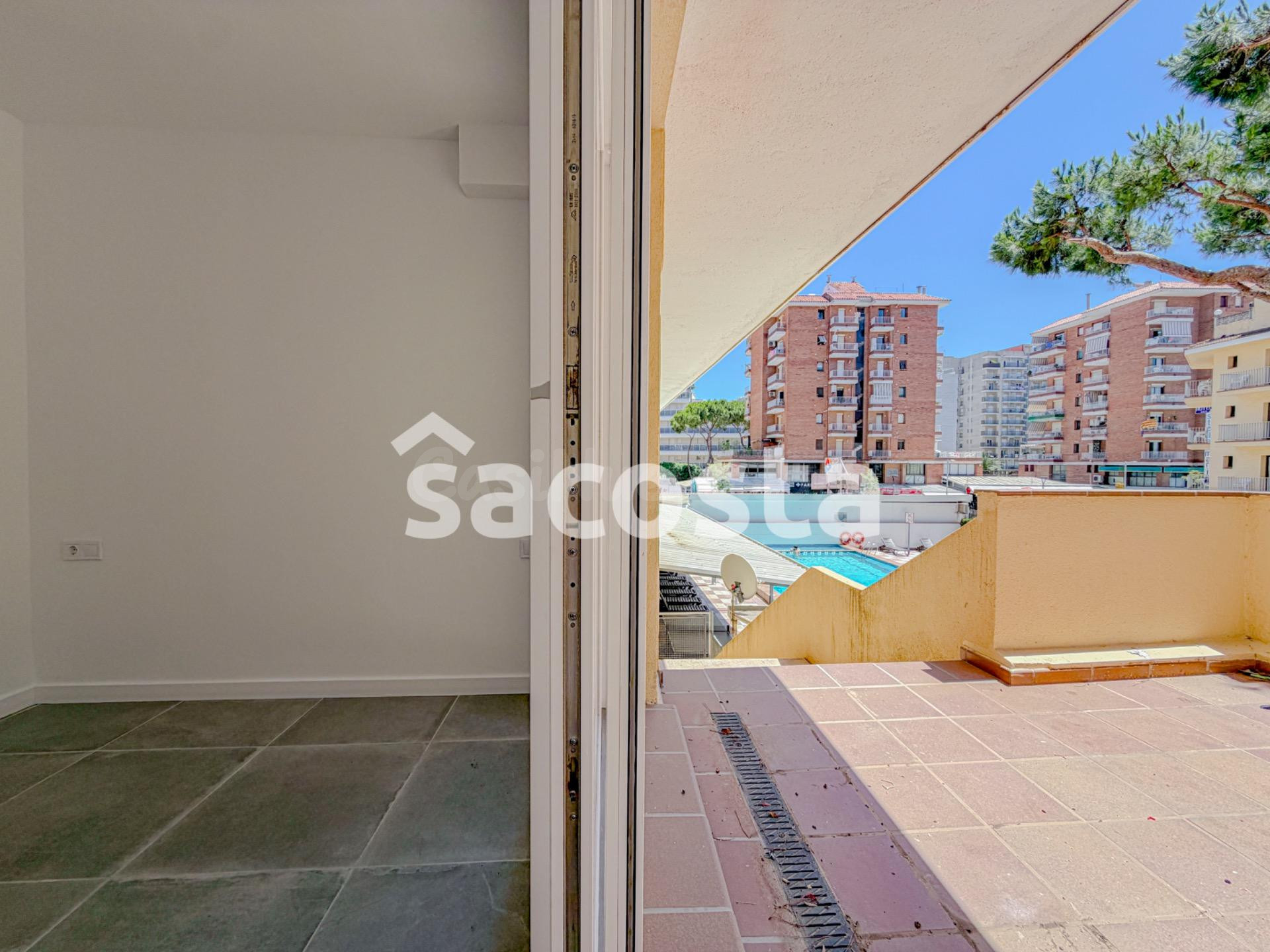 Apartamento con amplia terraza, ideal como inversión o vivienda