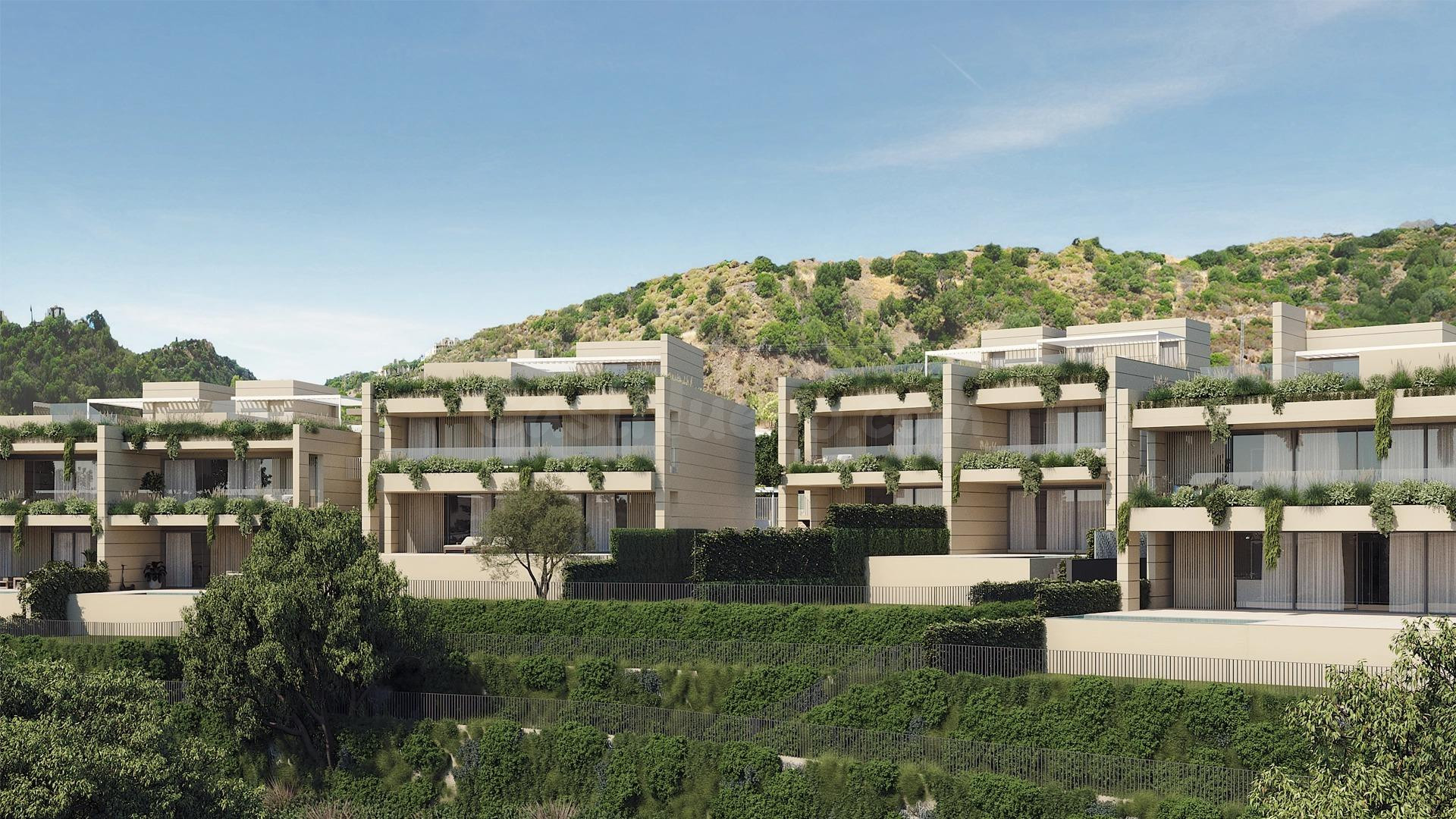 Ático de lujo en venta en Elviria-Cabopino con solárium y piscina privada. Marbella
