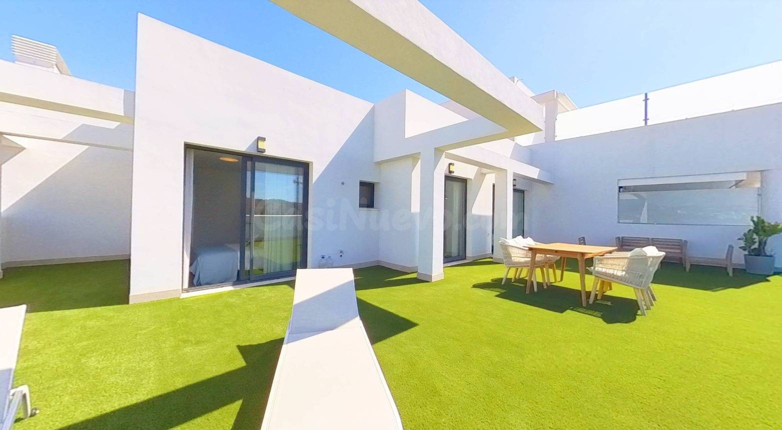 Ático de lujo en venta en Mijas con tres terrazas y vistas abiertas, Málaga