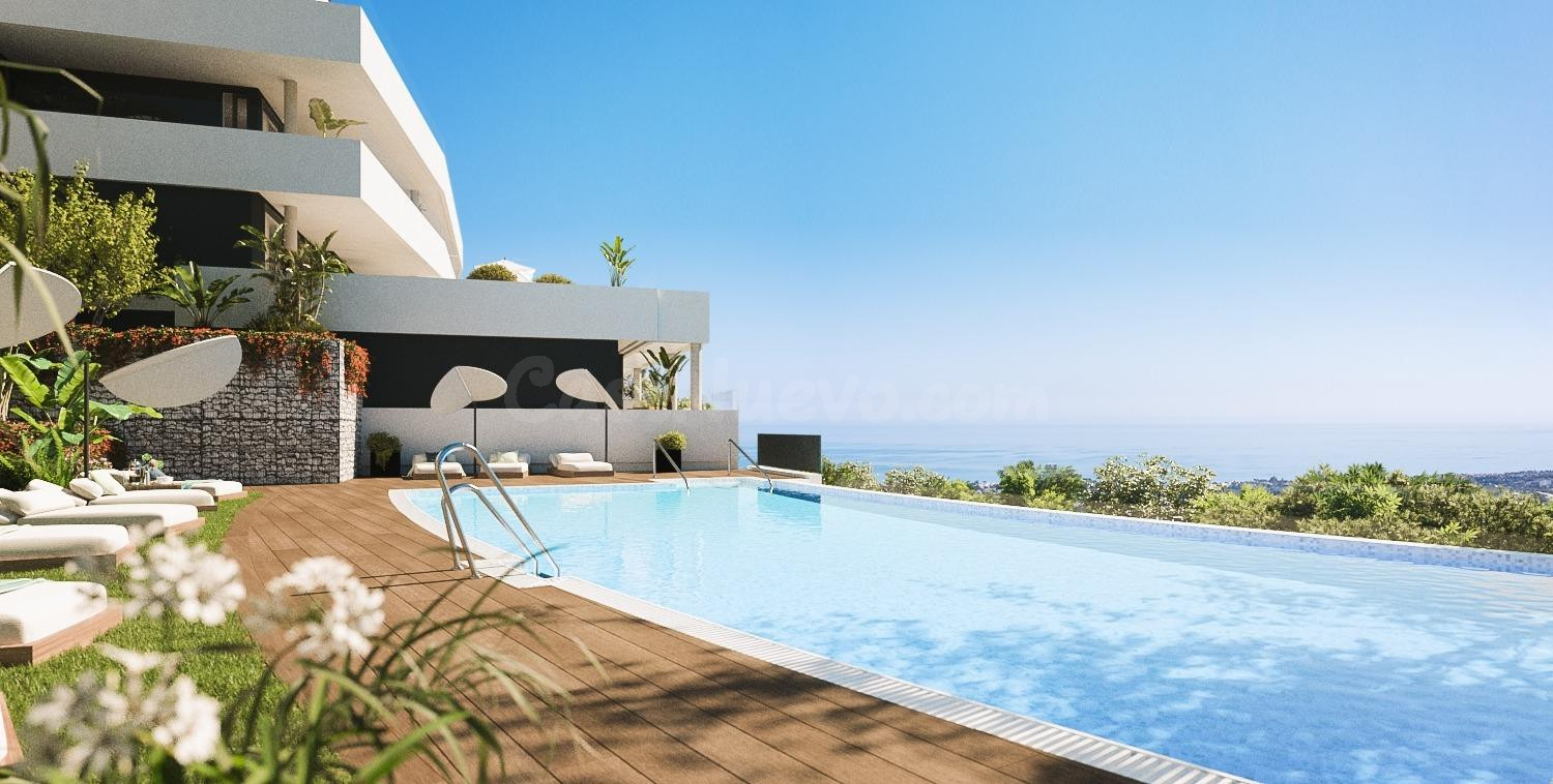Apartamento de 3 dormitorios en Los Monteros, Marbella, con amplia terraza