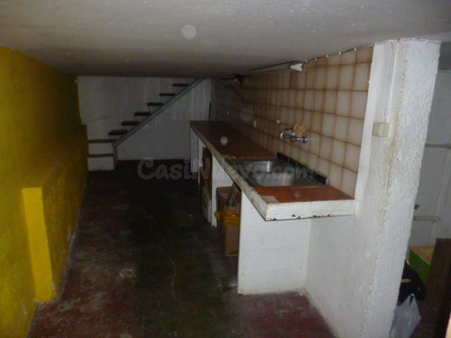 LOCAL EN VENDA AL TEMPLE, AMB LLOGATER, VENCIMENT CONTRACTE  - foto 2