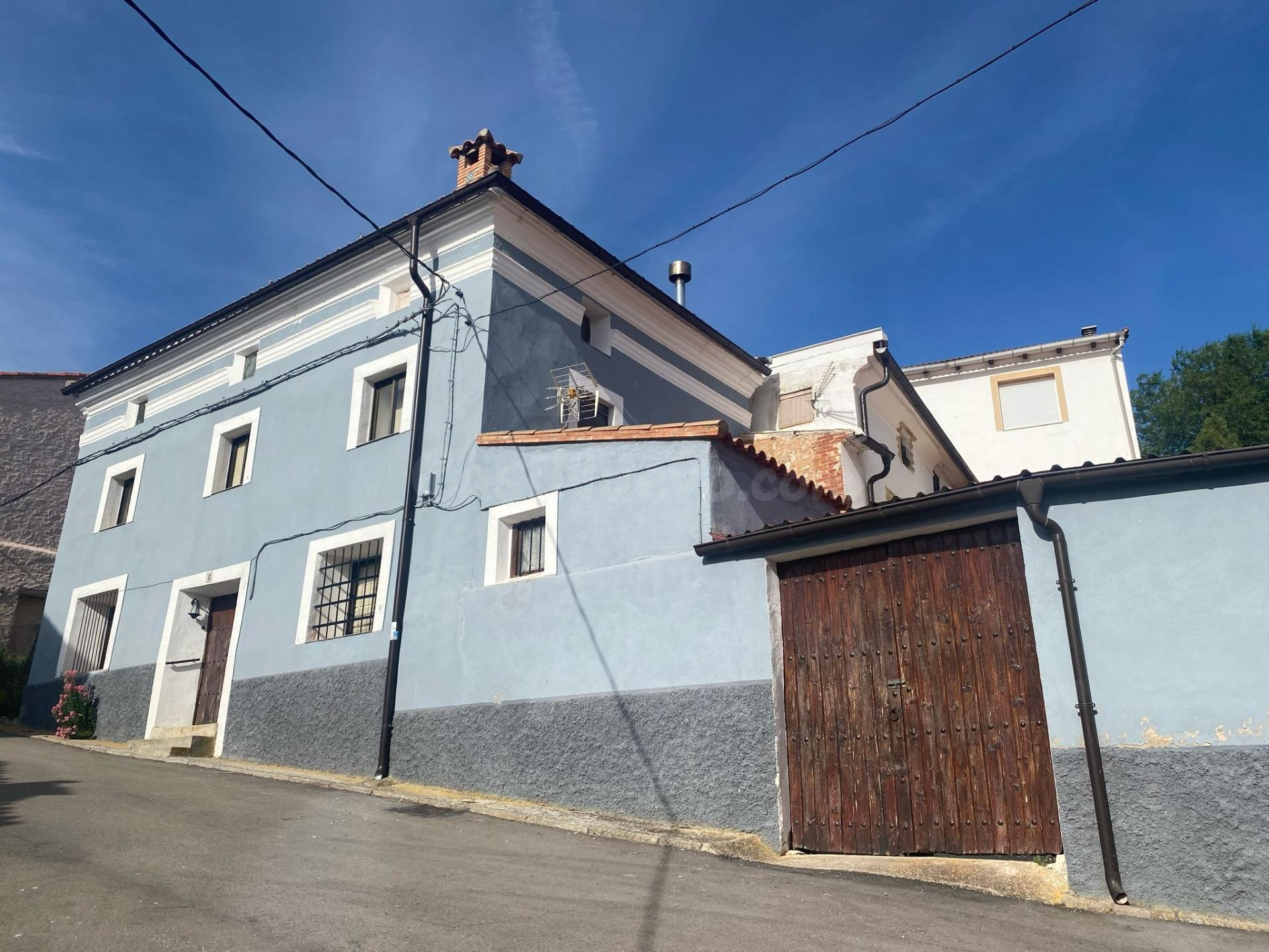 Casa luminosa y lista para entrar a vivir en Torre Los Negro