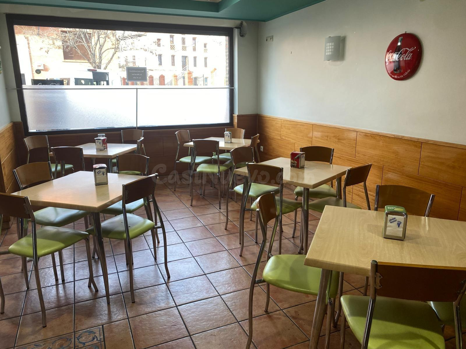 Cafetería-restaurante en Monreal del Campo - foto 2