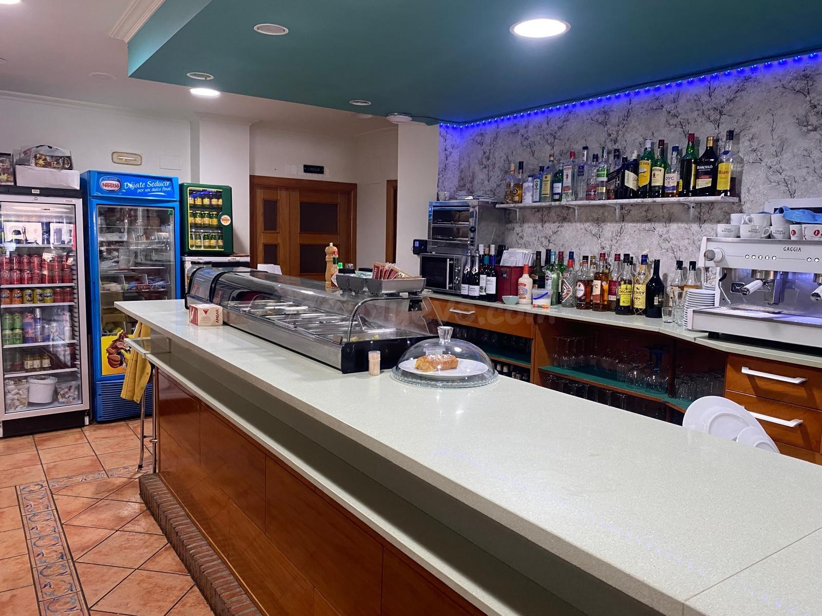Cafetería-restaurante en Monreal del Campo - foto 3