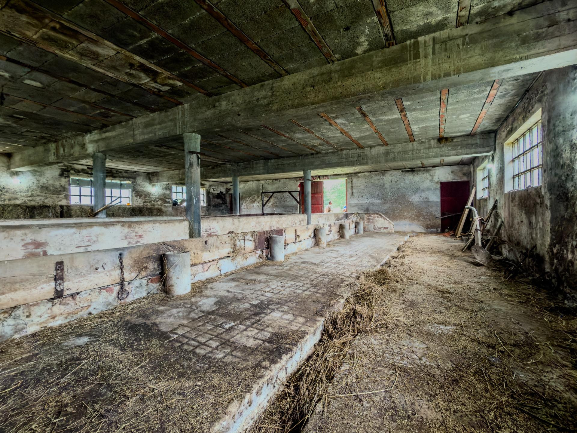 Venta de cuadra y terreno - foto 4
