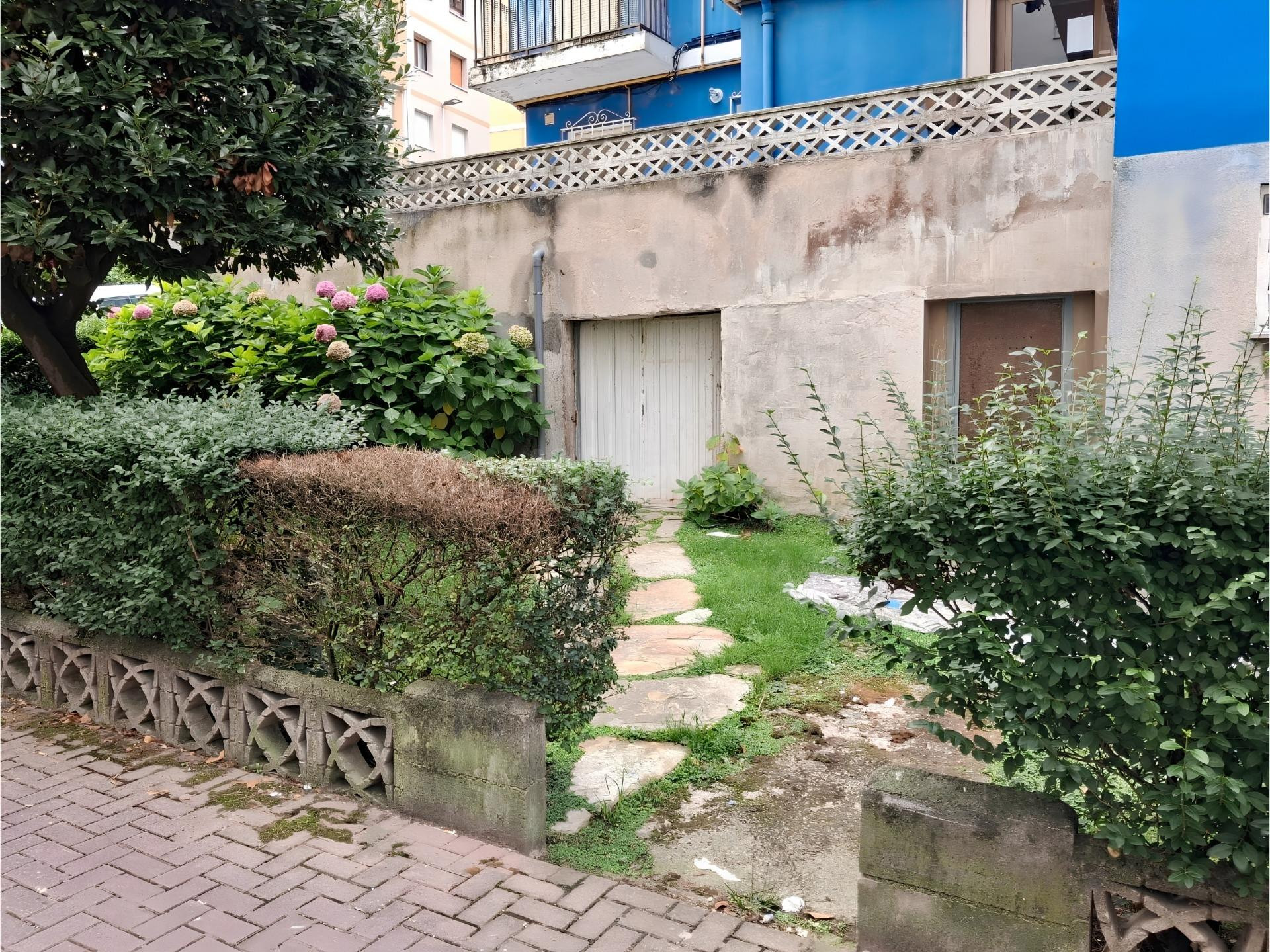 ALMACEN DE 62 m con acceso independiente en los Castros, Santander