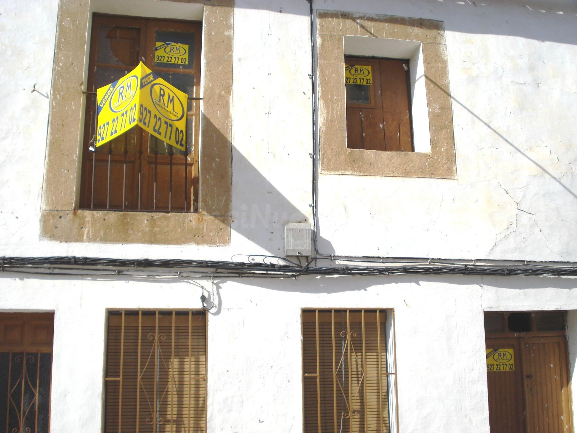 Se vende piso para reformar con Tejado Reformado - foto 3