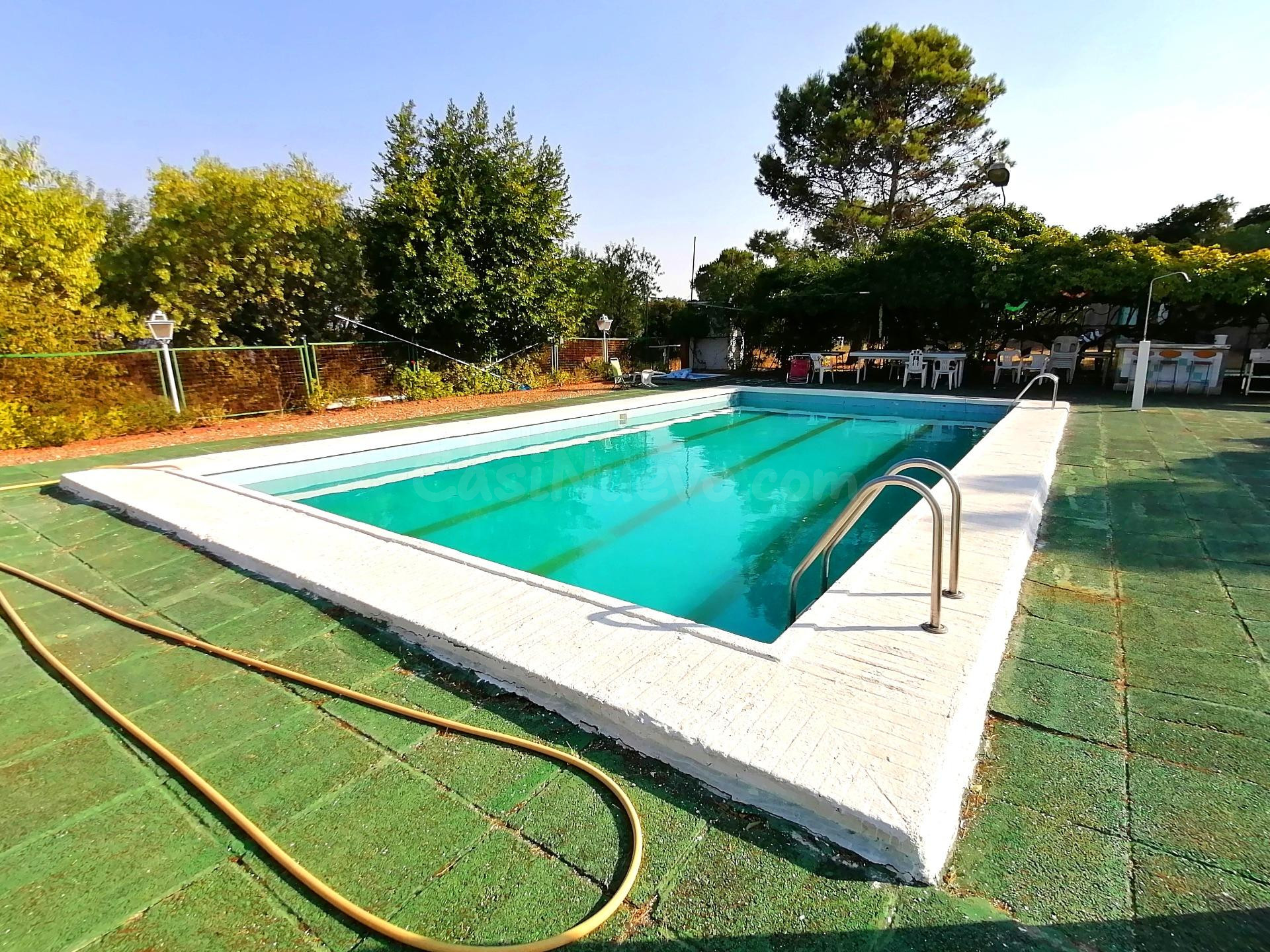 Amplio Chalet en Cáceres con Piscina en la Zona de la Montaña