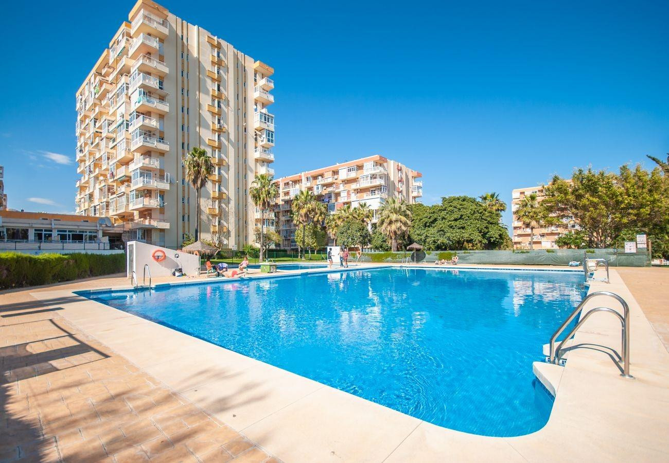 PISO DE 1 DORMITORIO CON VISTAS AL MAR EN BENALMADENA
