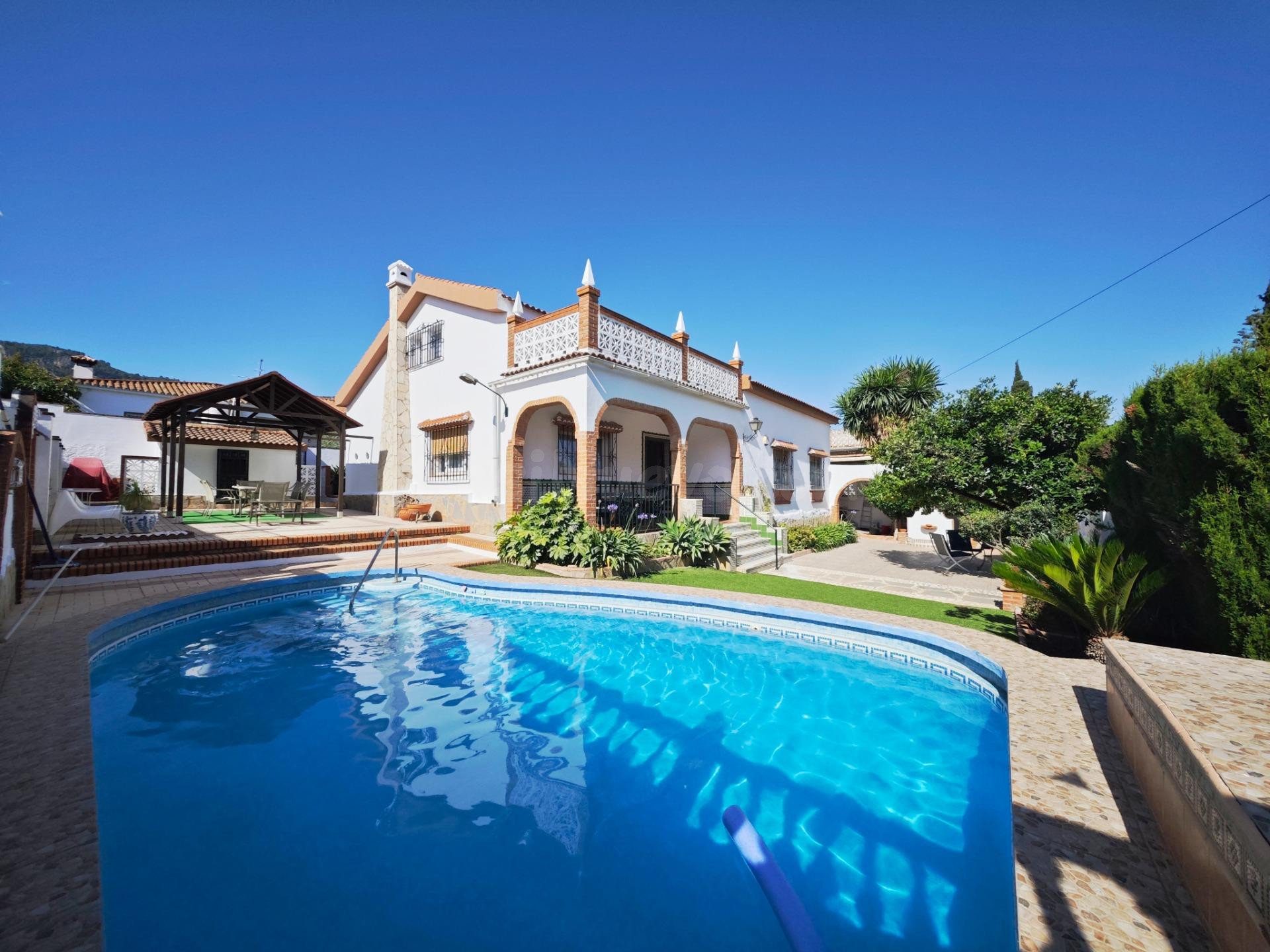 ALQUILER TEMPORADA ALHAURIN DE LA TORRE, VILLA INDEPENDIENTE CON PISCINA Y PARKING 3 COCHES