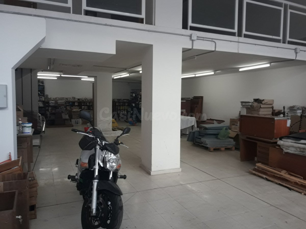 SE VENDE AMPLIO LOCAL CERCA DE LA CÁMARA DE COMERCIO