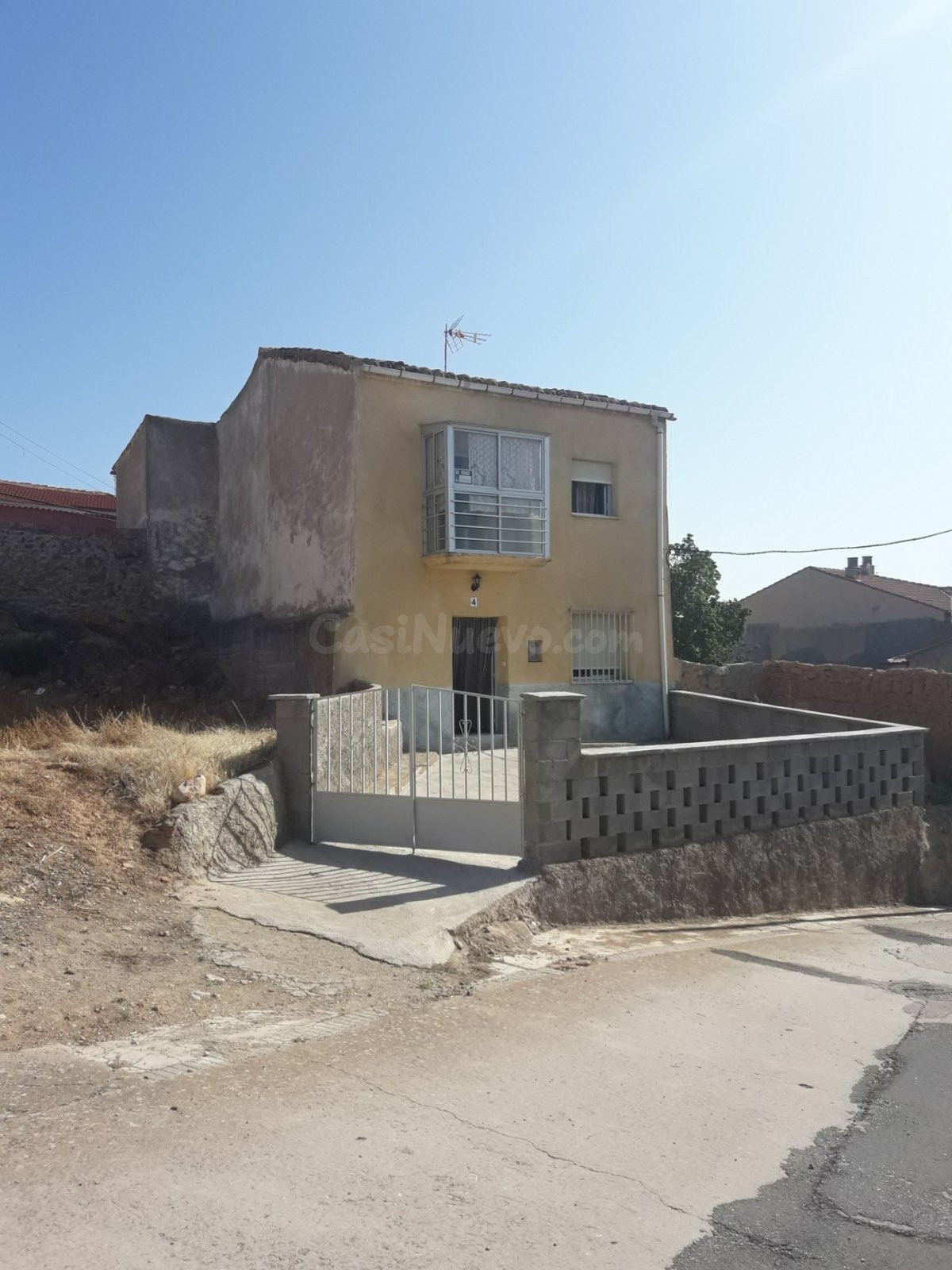 CASA DE SEIS DORMITORIOS EN SERÓN DE NÁJIMA - foto 2