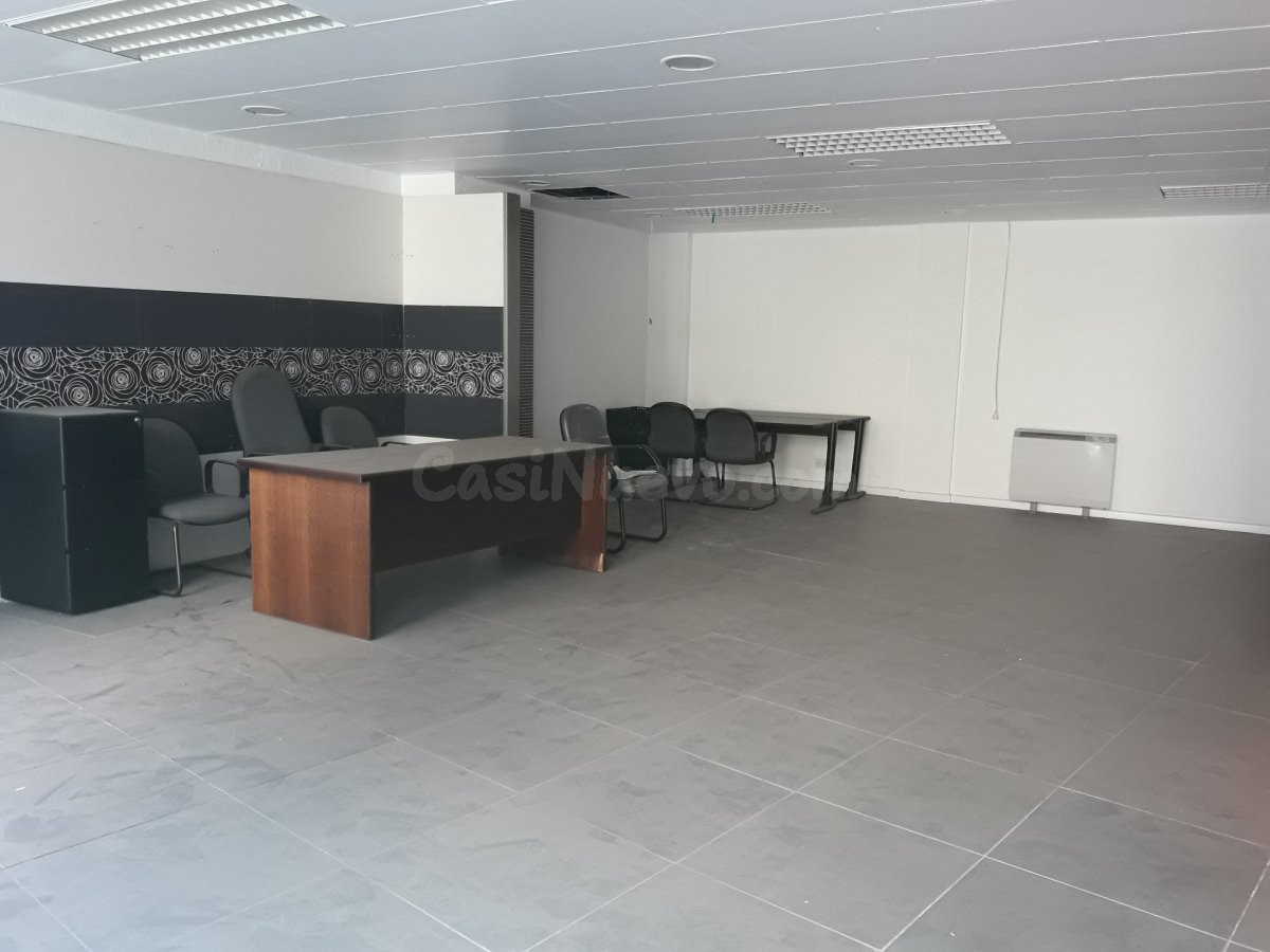 SE VENDE LOCAL COMERCIAL DE 200 METROS EN EL CENTRO DE SORIA - foto 3