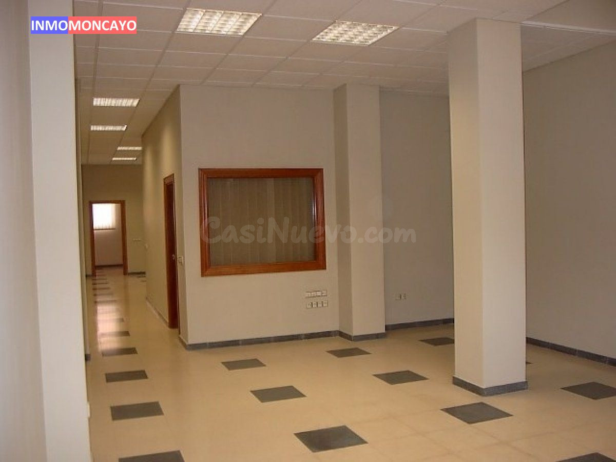 SE ALQUILA LOCAL REFORMADO EN PLENO CENTRO DE TUDELA - foto 2