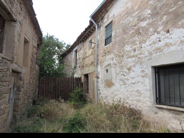 Vendo casa + terreno + cochera en ALDEALSEÑOR, Soria - foto 3