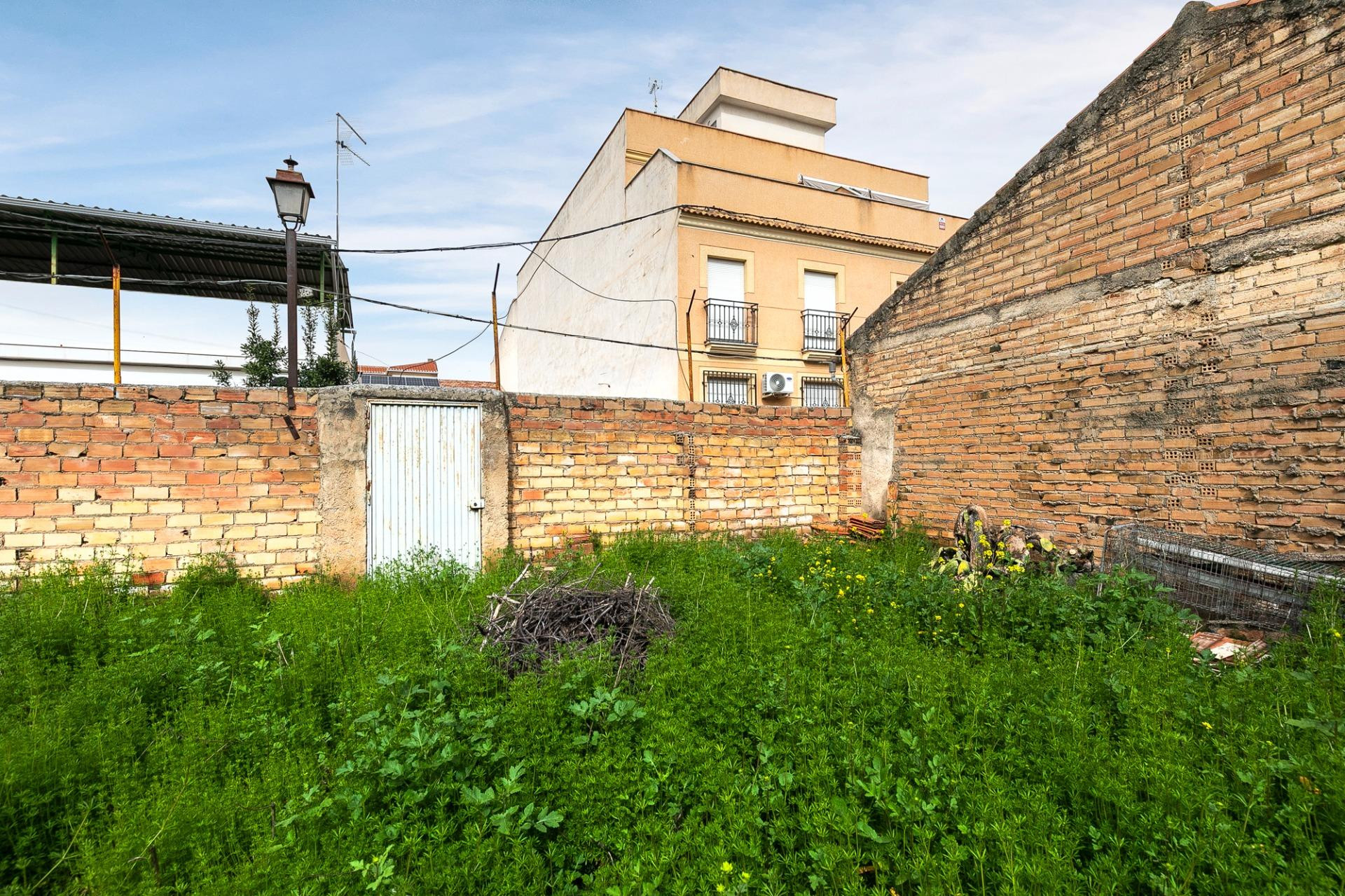 SOLAR EN ARMILLA PARA EDIFICIO DE VIVIENDAS
