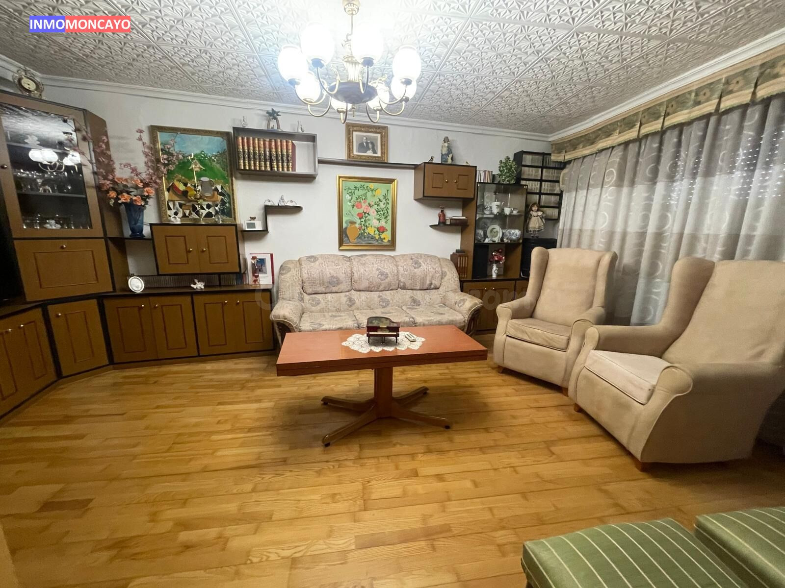 SE VENDE ESTUPENDO PISO EN NOVALLAS (ZARAGOZA)