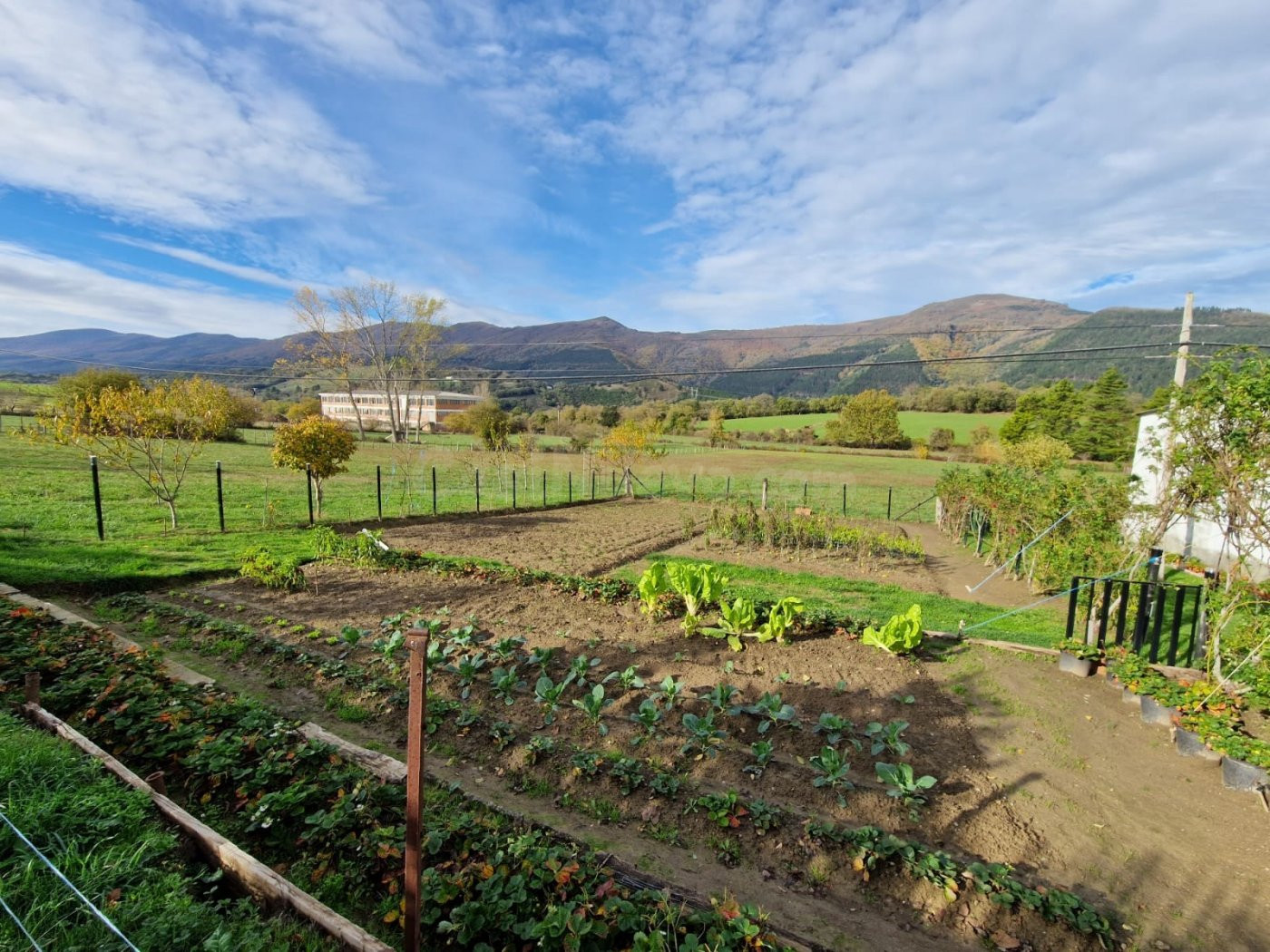 TERRENO URBANO EN VALLE DE MENA - foto 2