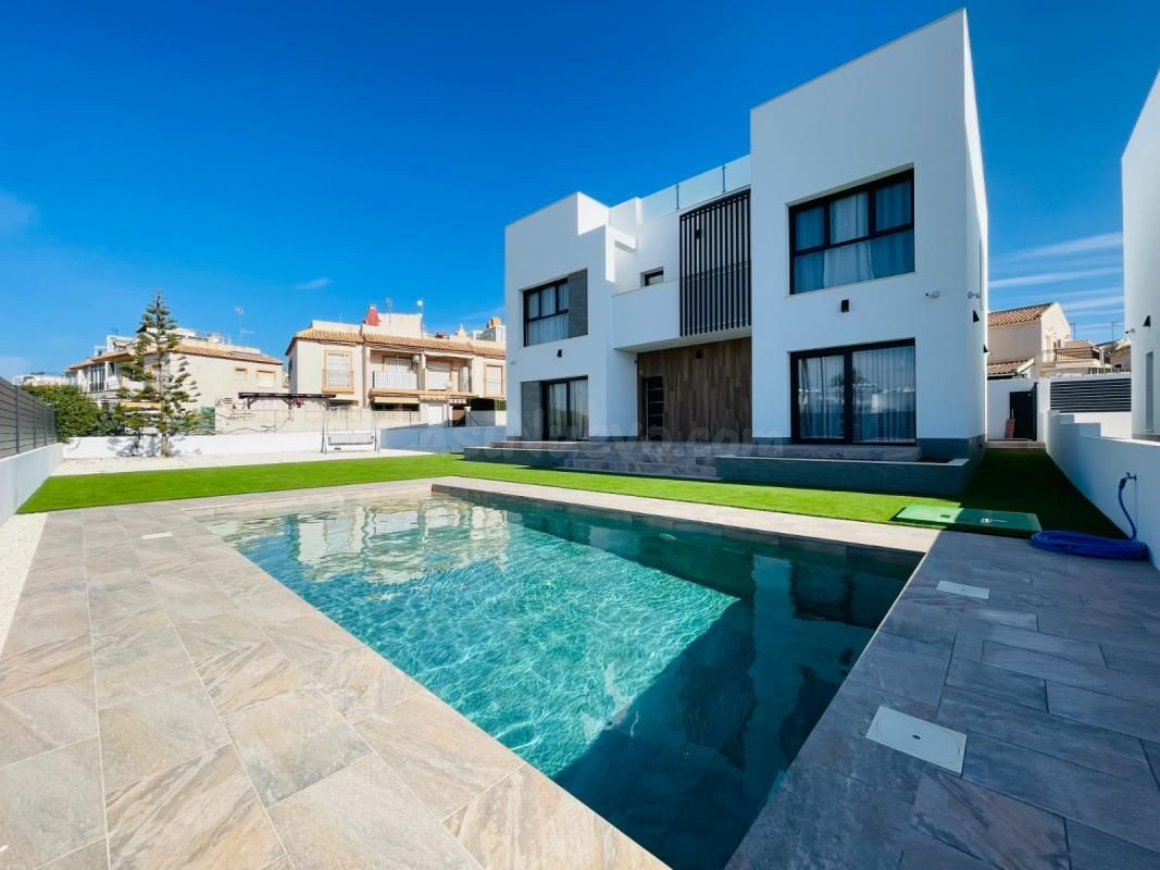 Villa 5 habitaciones 368m² en venta - Parque Acuático - Sector 25