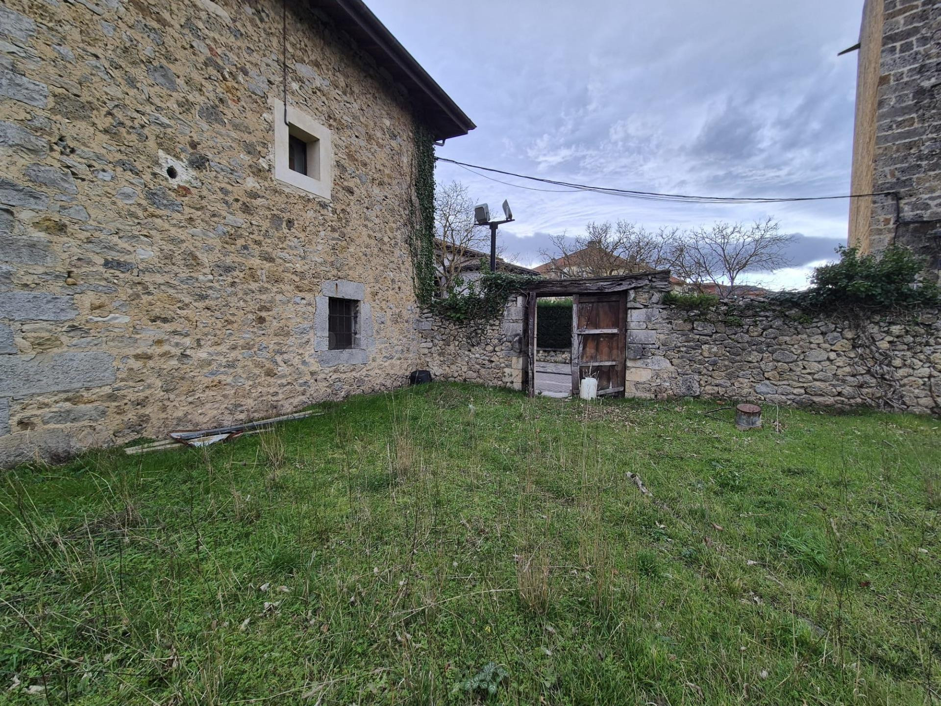 Negocio o vivienda, OPORTUNIDAD en Villasana de Mena - foto 4