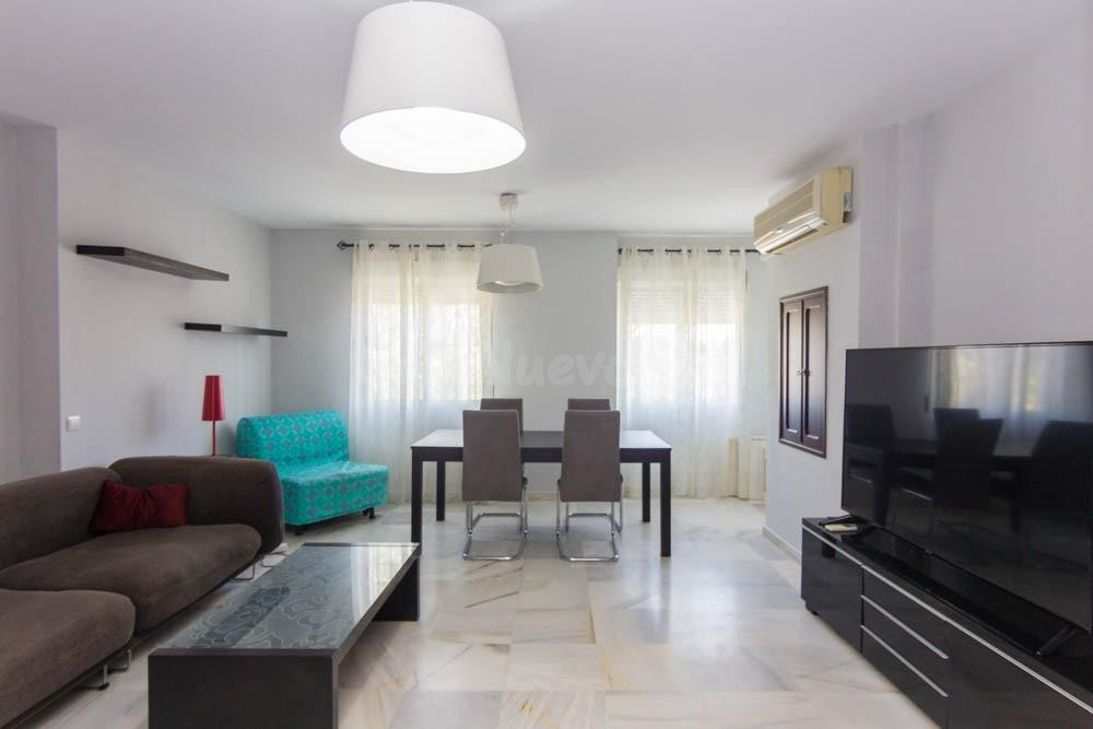 VIVIENDA CON PARTICIPACIONES DEL CLUB SOCIAL MARINA DE LA BAHÍA