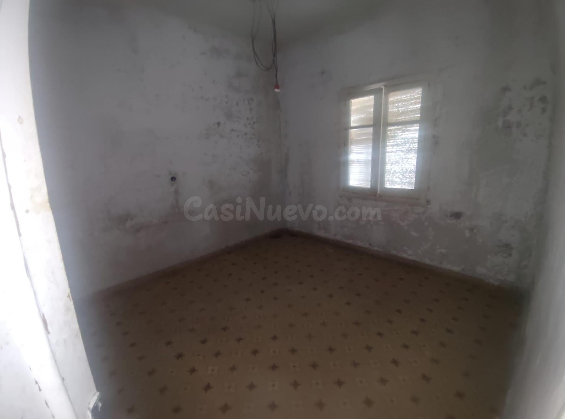 Gran casa en el centro del pueblo, 3plantas, 10hab. - foto 5
