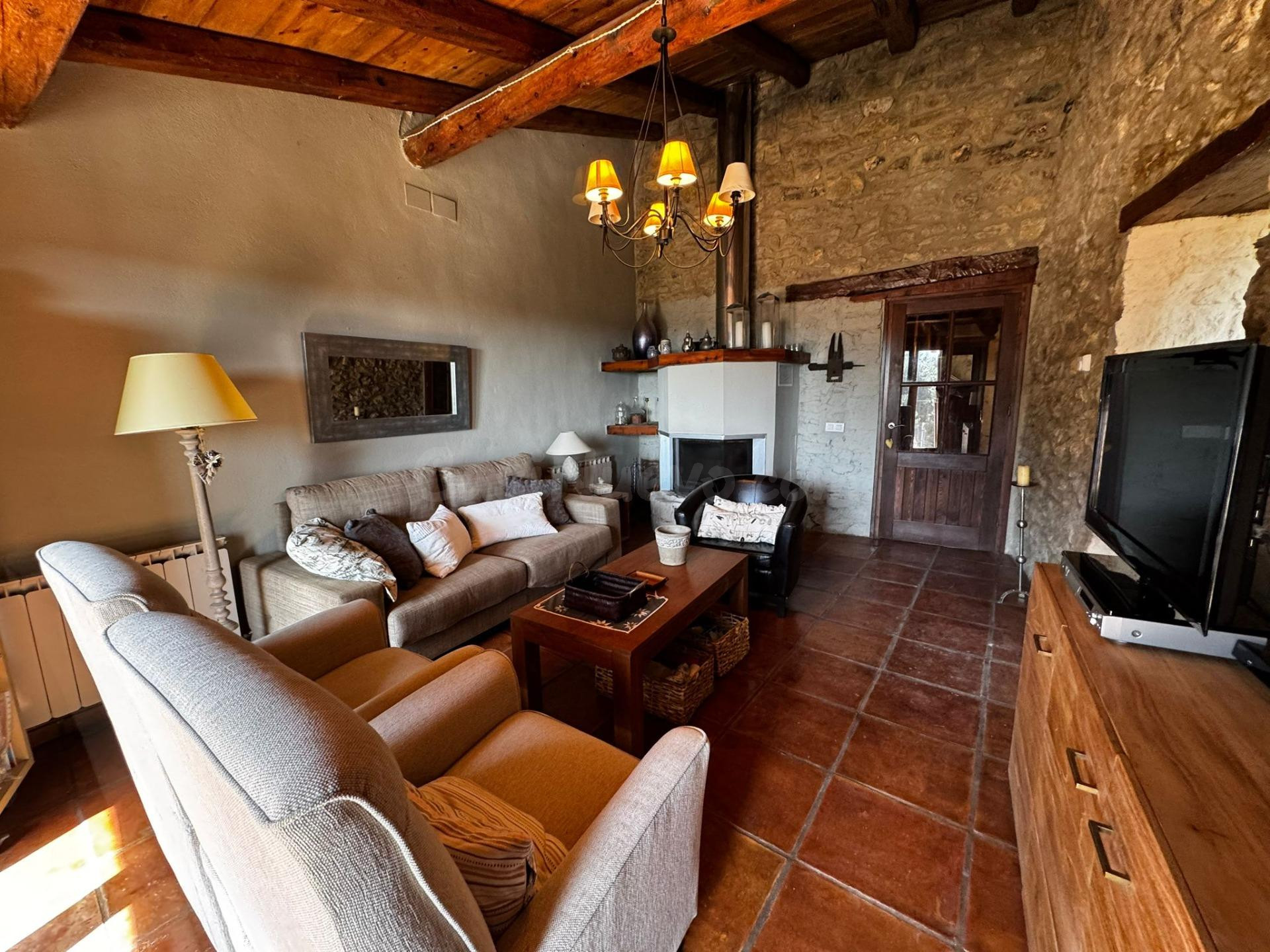 Encantadora Casa de Pueblo con Jardín Privado y Vistas a la  - foto 3