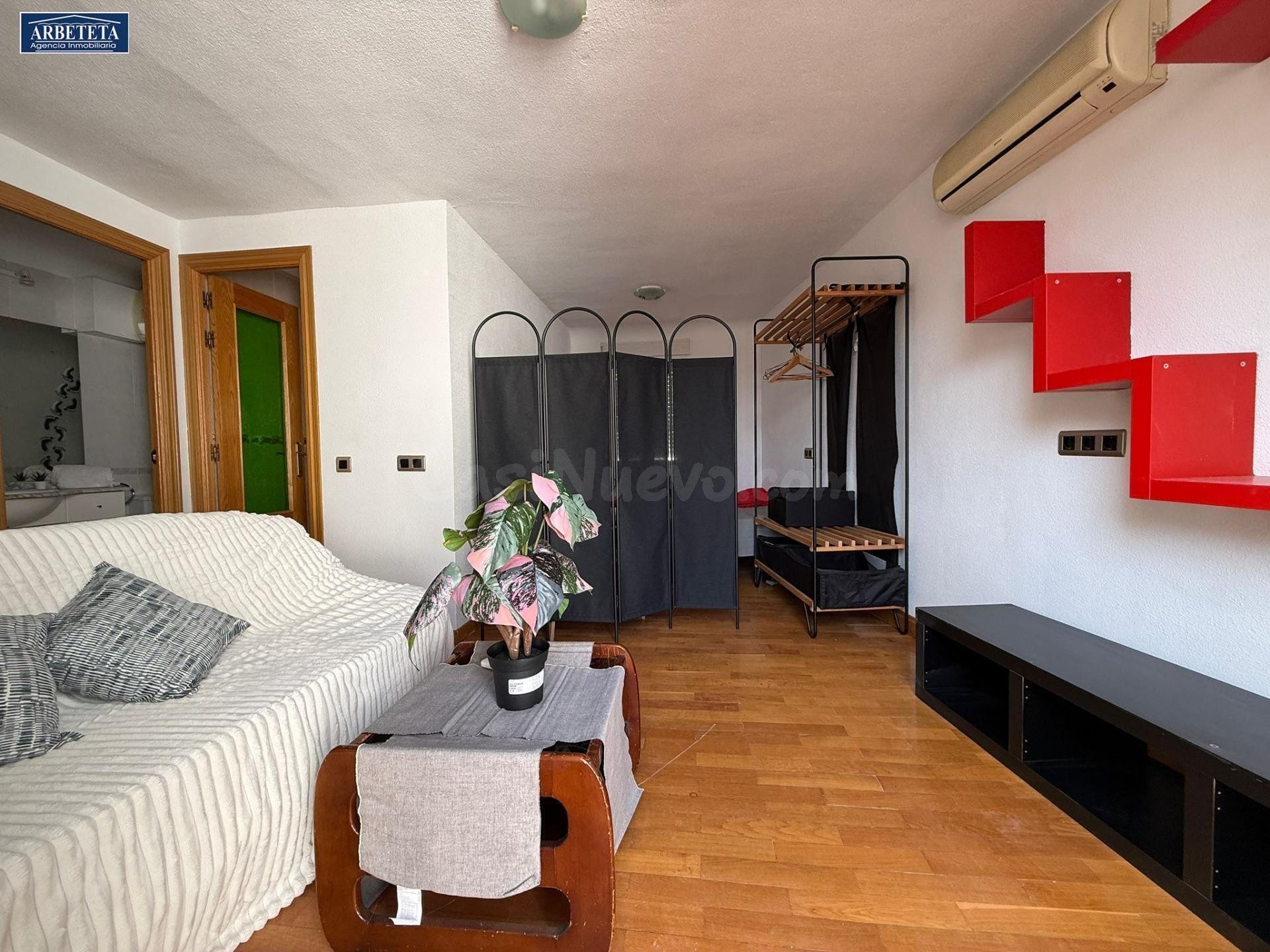 INMOBILIARIA ARBETETA VENDE LOFT JUNTO 3 TRASTEROS EN CALLE MAYOR