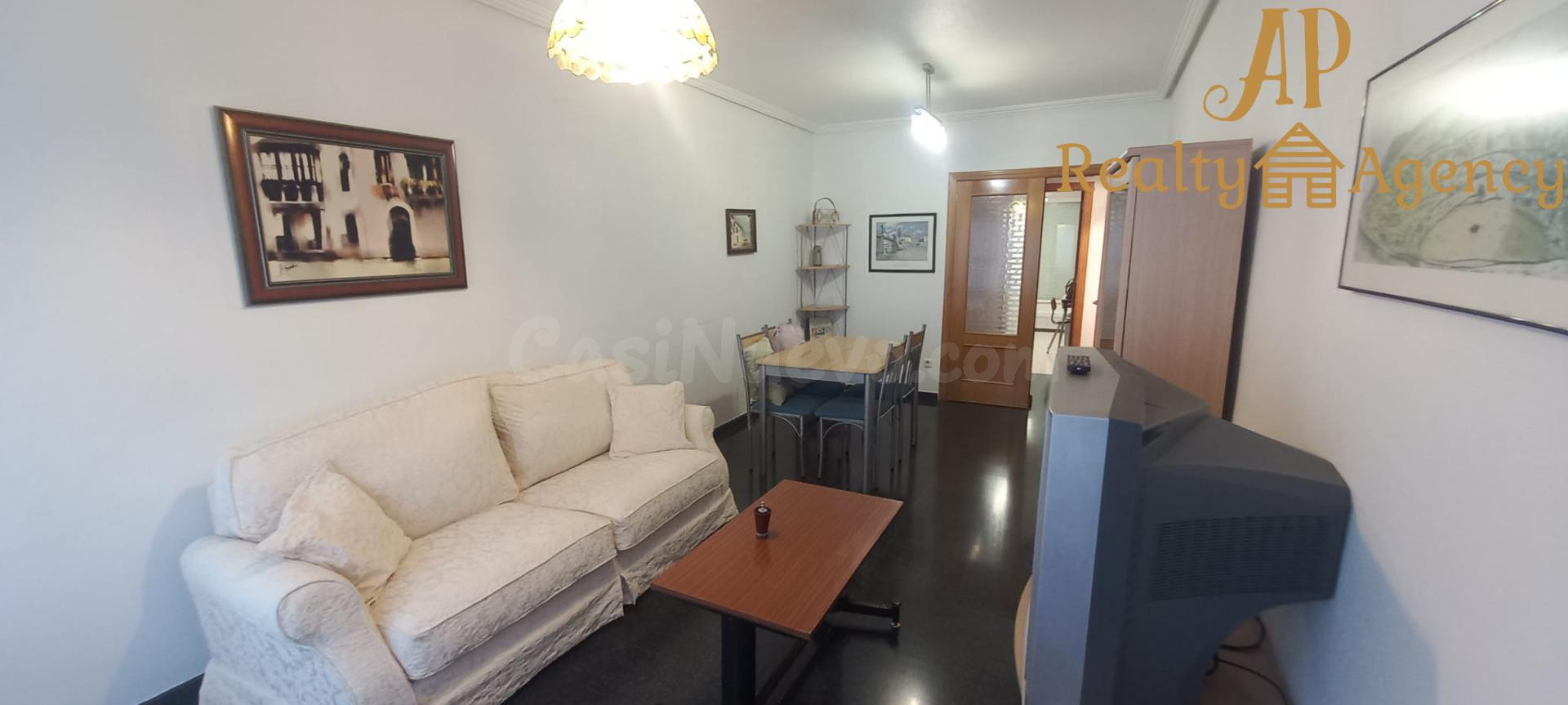 Estupendo piso con terraza, 2 habitaciones y amueblado, en Petrer.