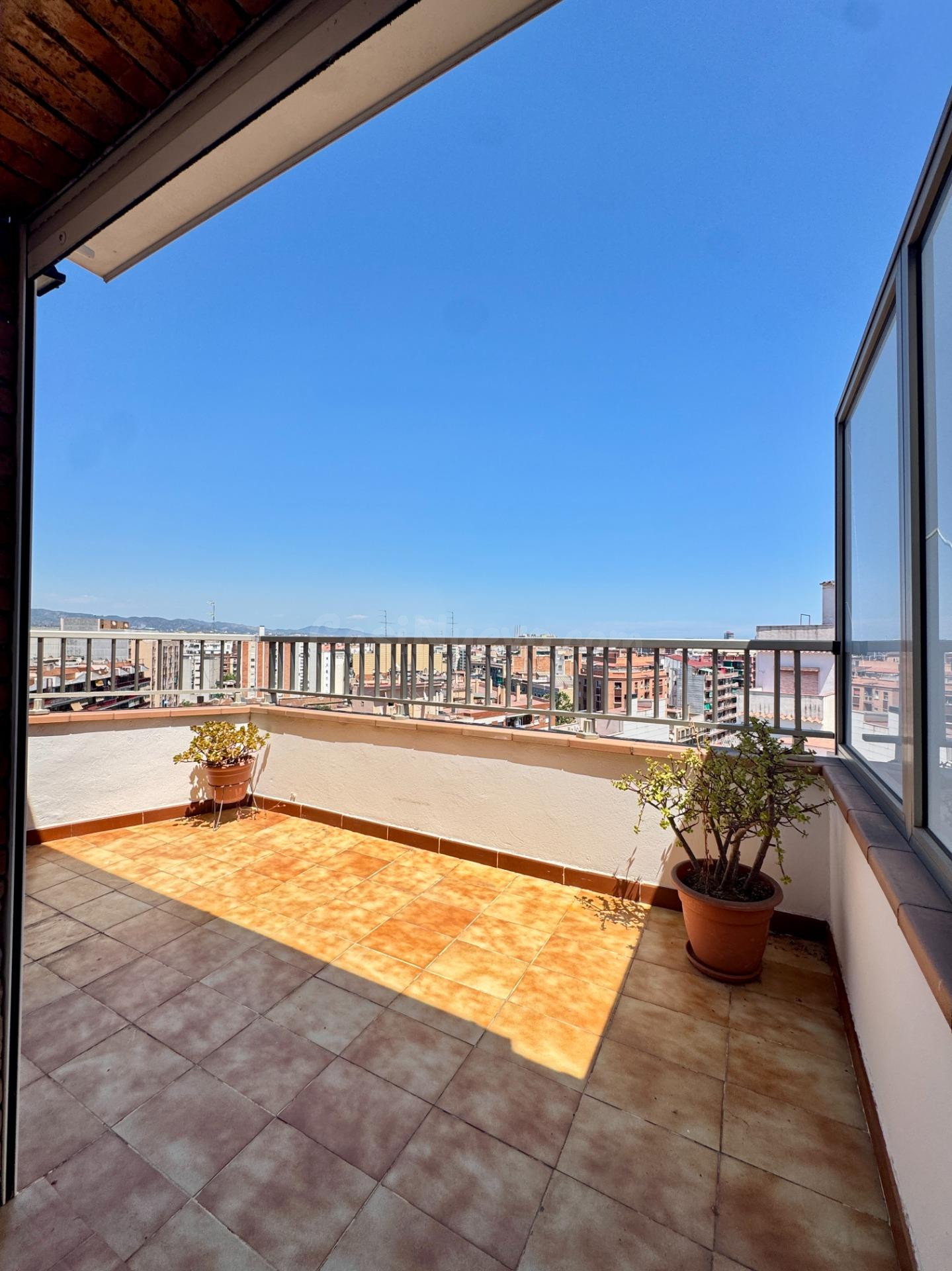 Ático con terraza y vistas despejadas | Orientación Mar | 4  - foto 3