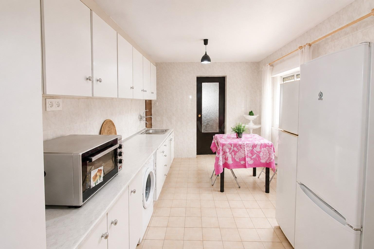 Si te gusta vivir en plena huerta, esta vivienda es para ti