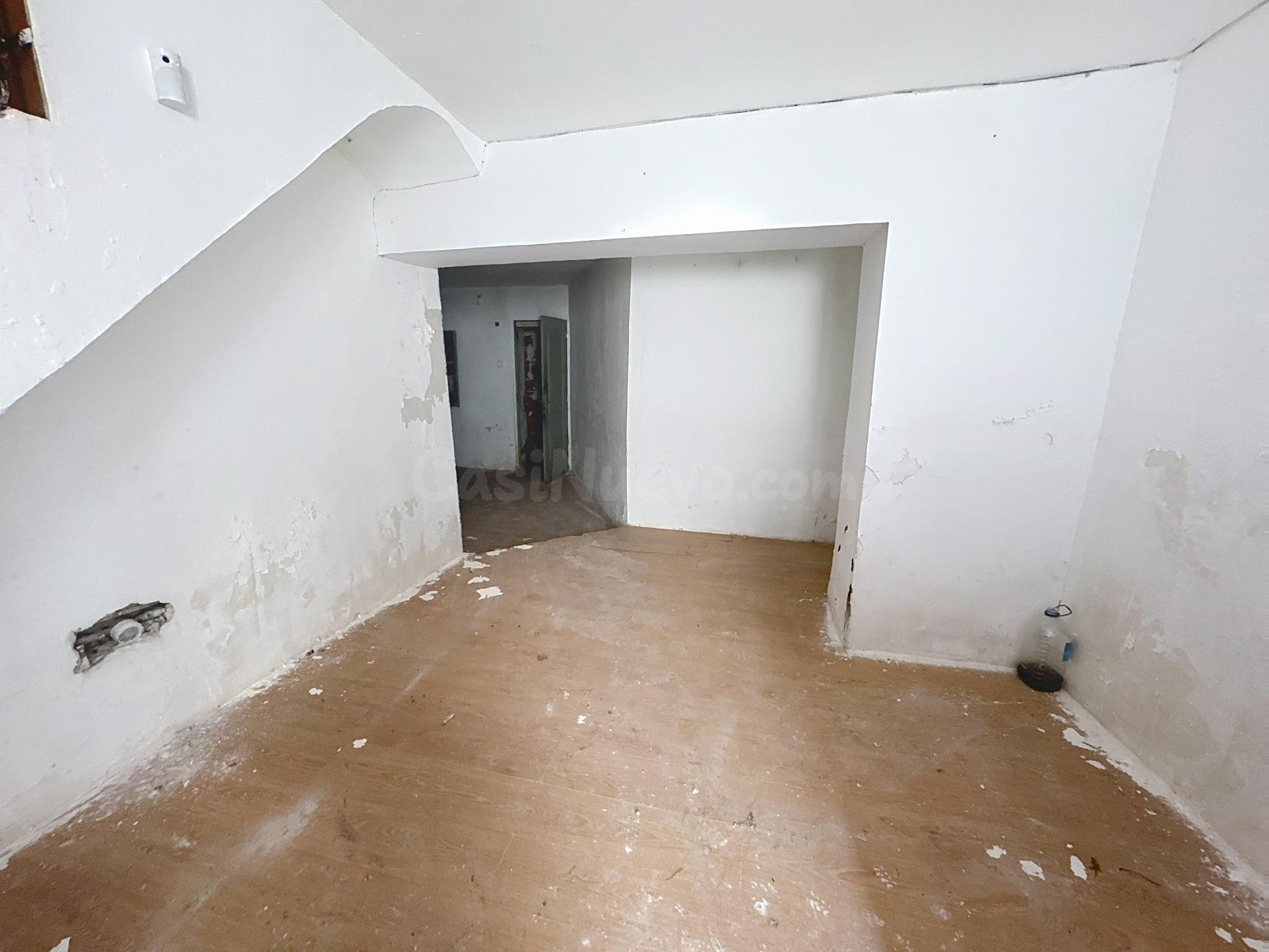 Casa de pueblo en Lumpiaque para rehabilitar - foto 4