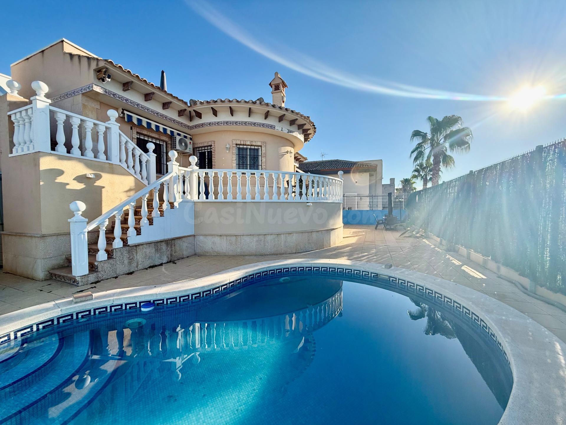 Espectacular villa independiente con piscina privada