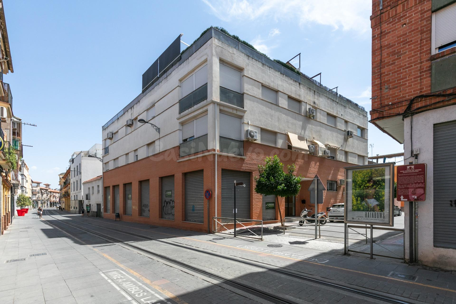 PISO EN VENTA EN ARMILLA CENTRO | 2 DORMITORIOS | GRAN PATIO PRIVADO DE 46 M2