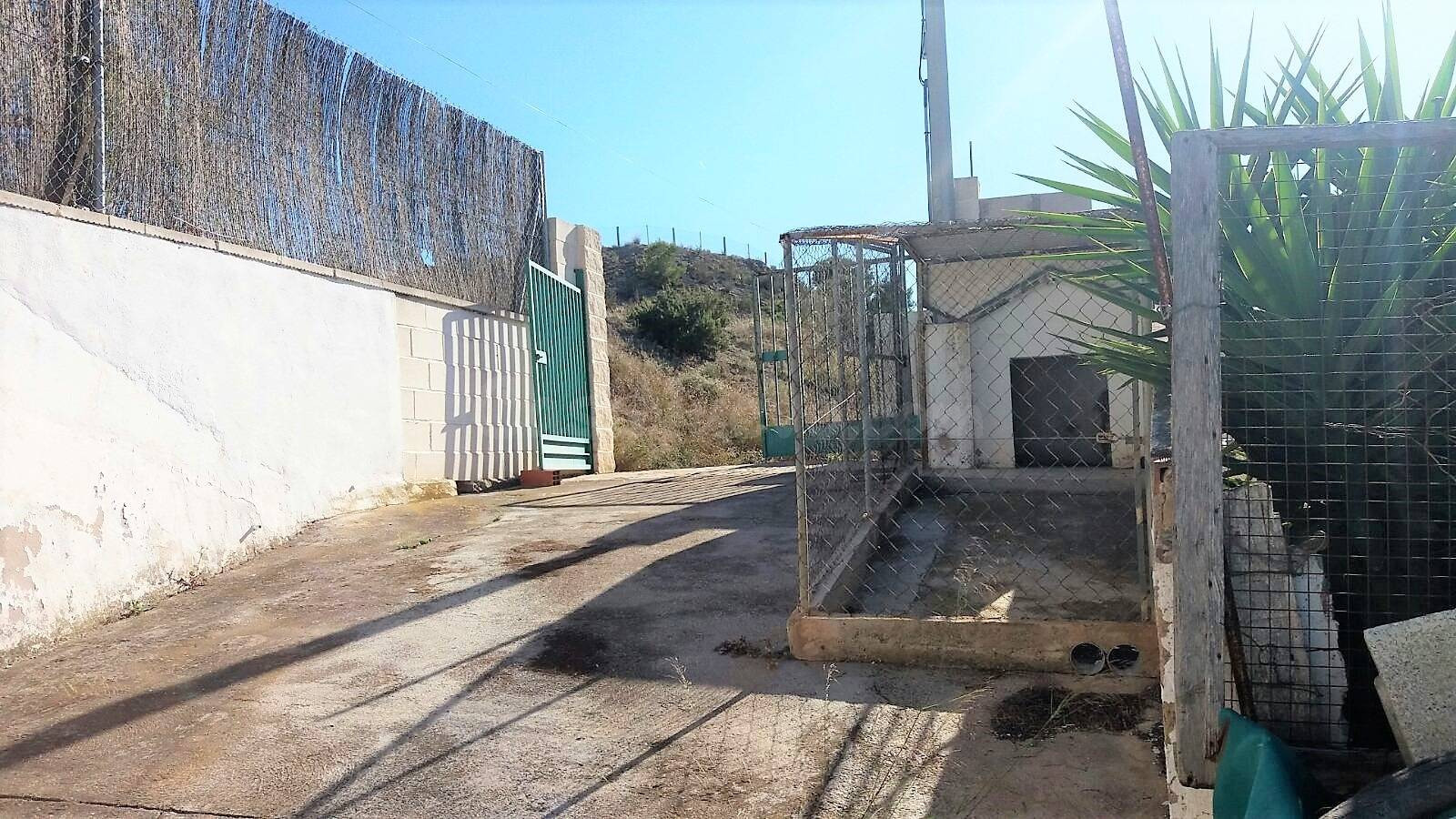 Oportunidad: Terreno Rústico de 1.122 m2 con Garaje en Santa - foto 2