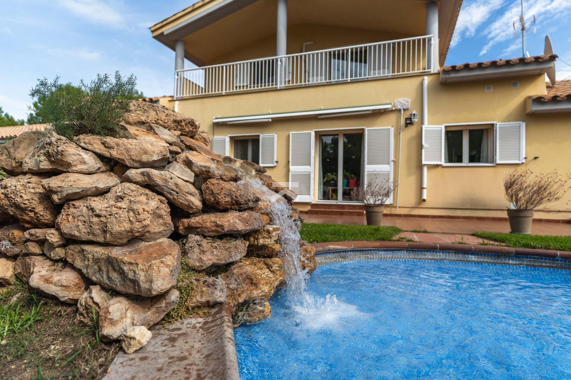 Villa mediterránea con encanto y gran potencial de revaloriz - foto 3