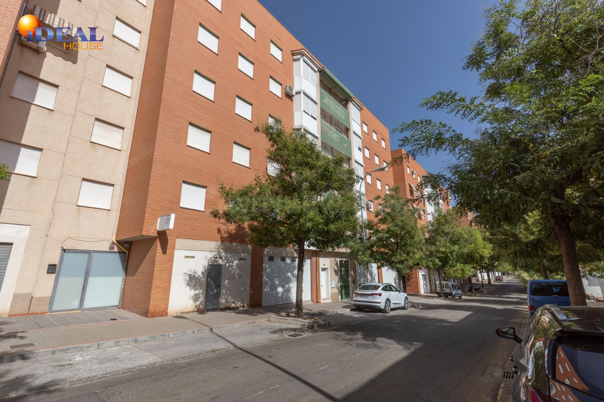 PISO VPO DE CUATRO DORMITORIOS CON GARAJE EN PADRE CLARET