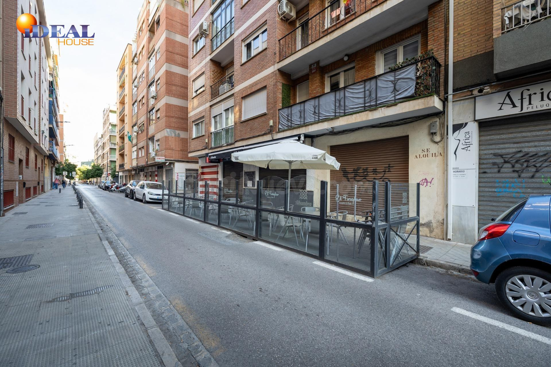 Local comercial de 150 m2 entre Camino de Ronda y Alhamar – doble acceso