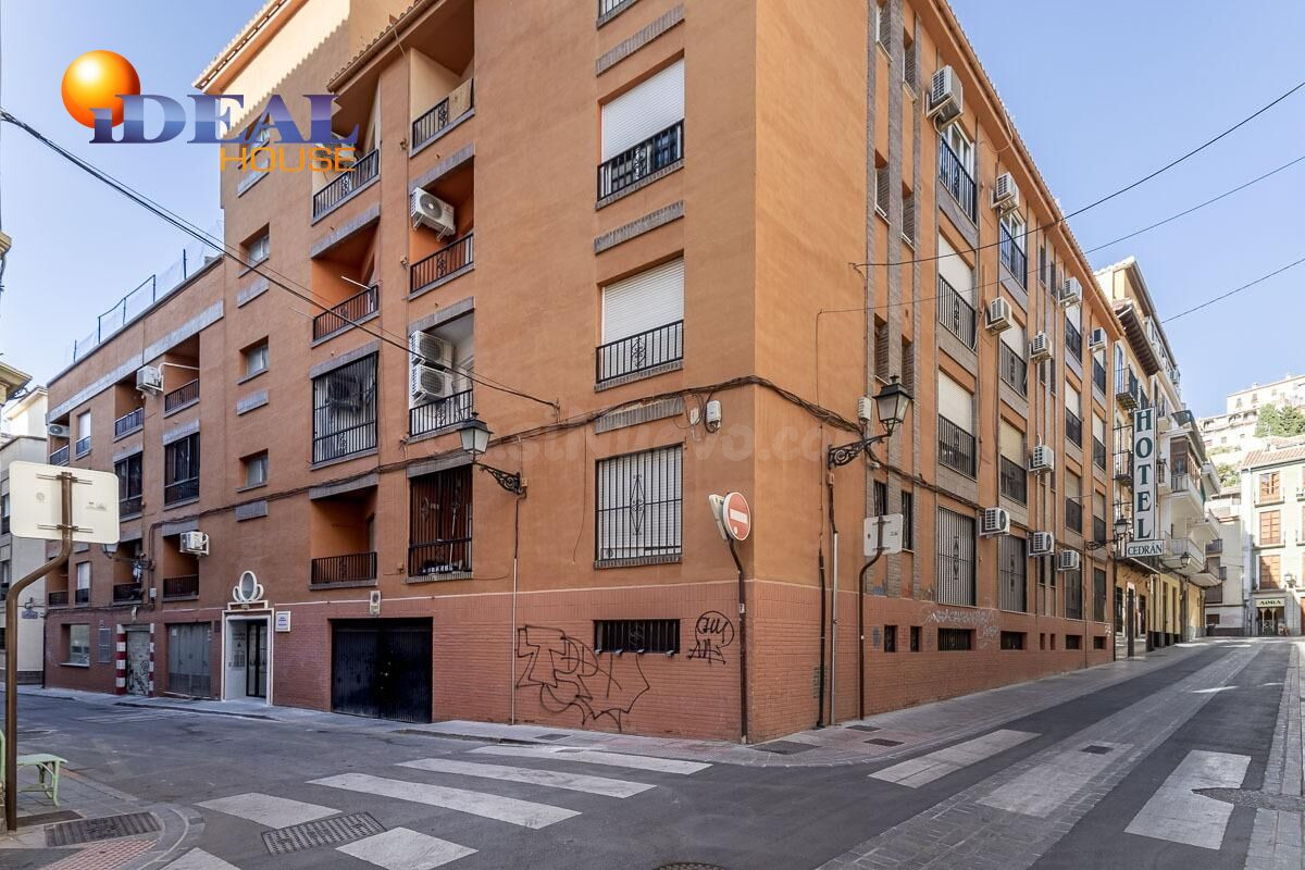 PISO JUNTO A GRAN VÍA