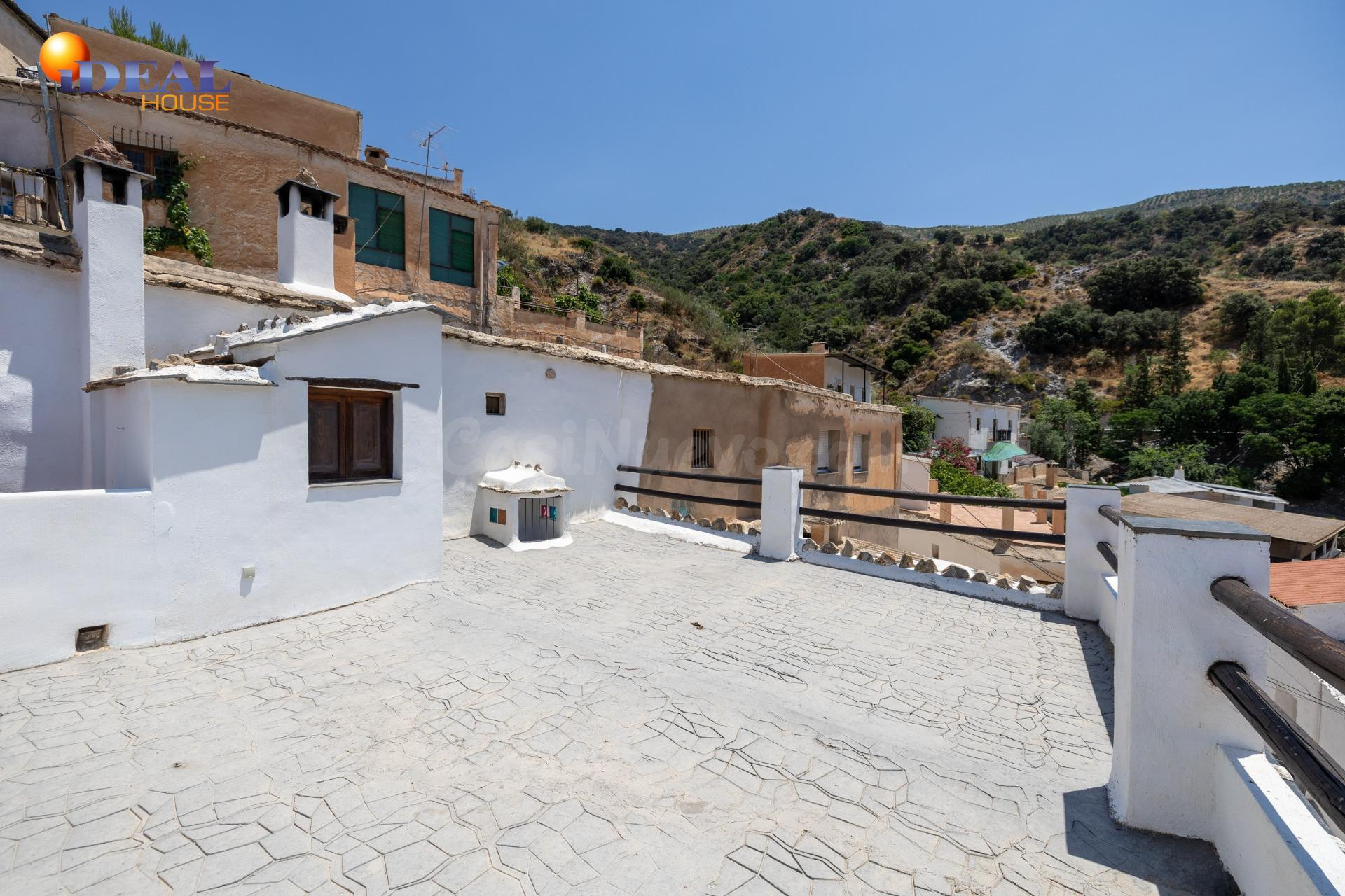 ¡Oportunidad Única! Terraza con Vistas Espectaculares por solo €80,000!