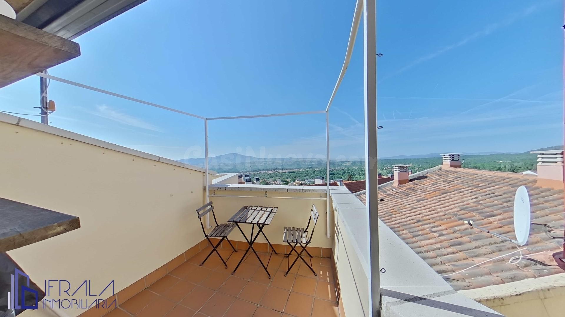 Ático con Terraza y Vistas Espectaculares en Miraflores de l - foto 4