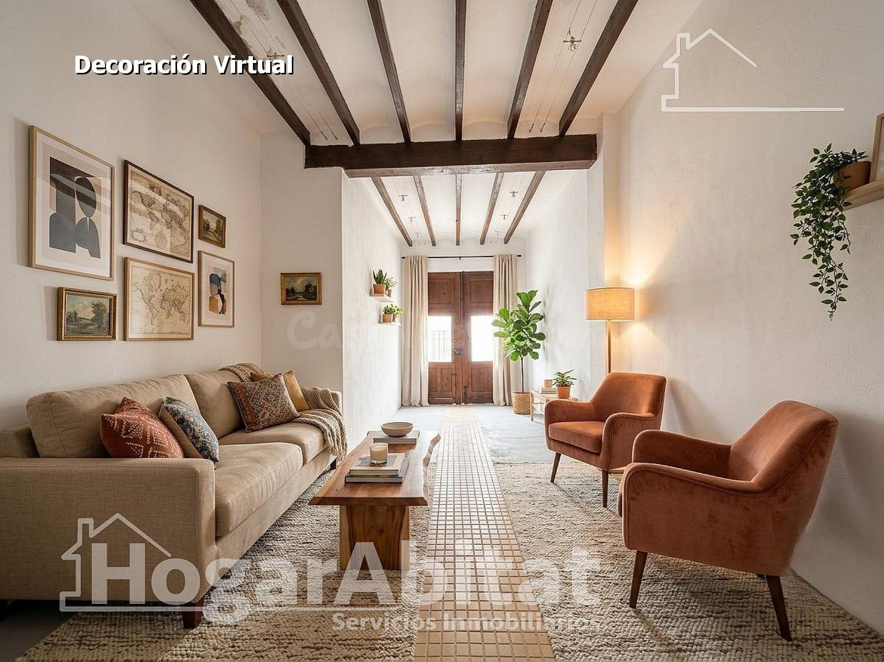 ¡VISTAS A LAS MONTAÑAS! CASA ECONÓMICA PARA REFORMAR, CON TERRAZA CERCA DEL CENTRO