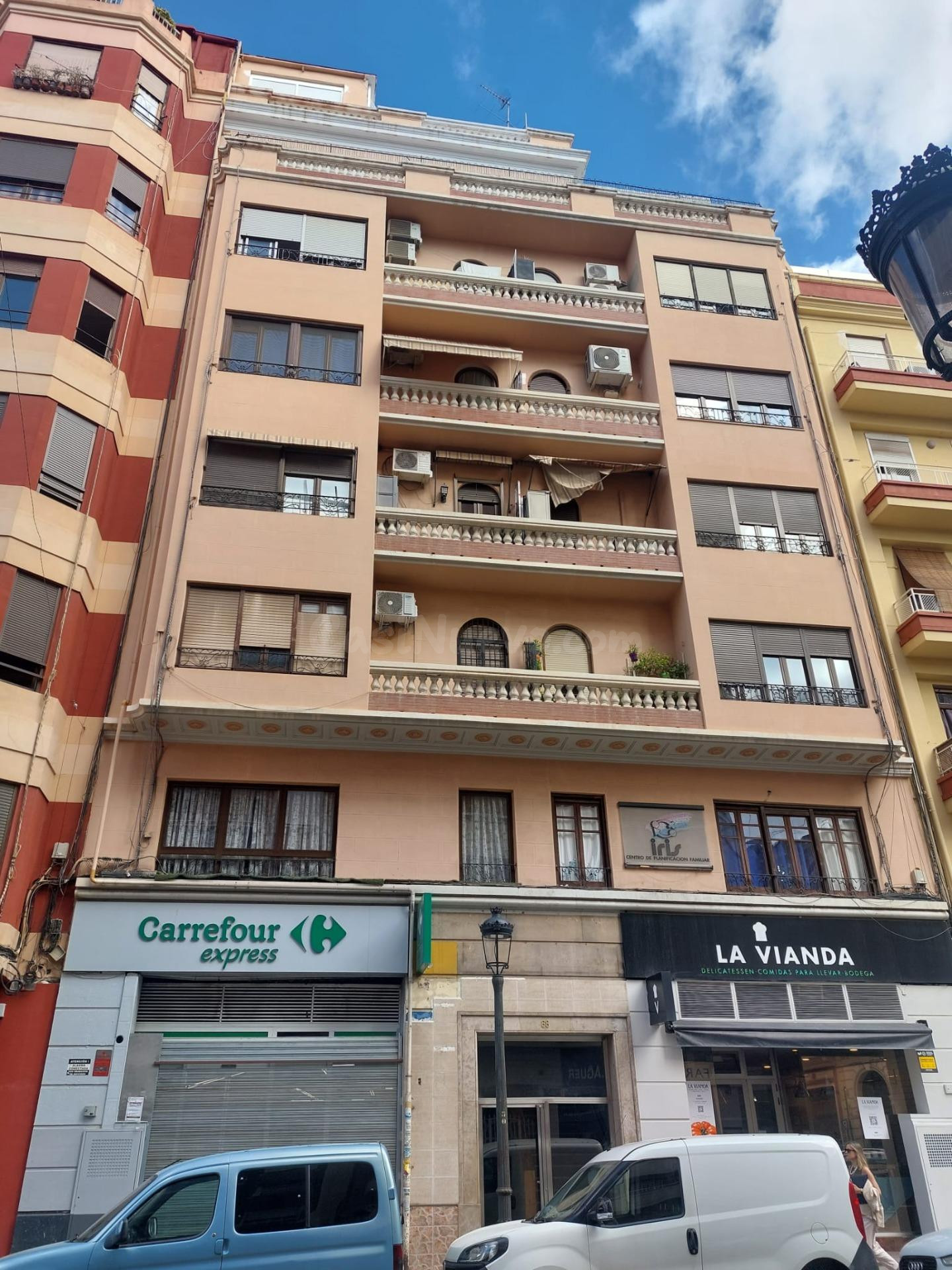 PISO EN LA CALLE QUART