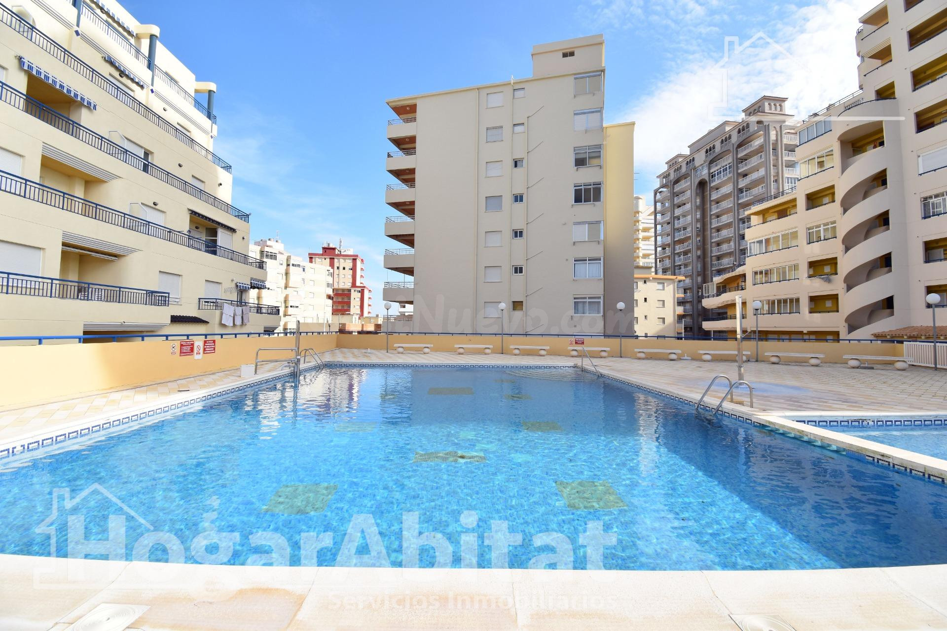 ¡SEGUNDA LÍNEA DE PLAYA! AMPLIO Y EXTERIOR CON GARAJE, ASCENSOR Y GRAN TERRAZA
