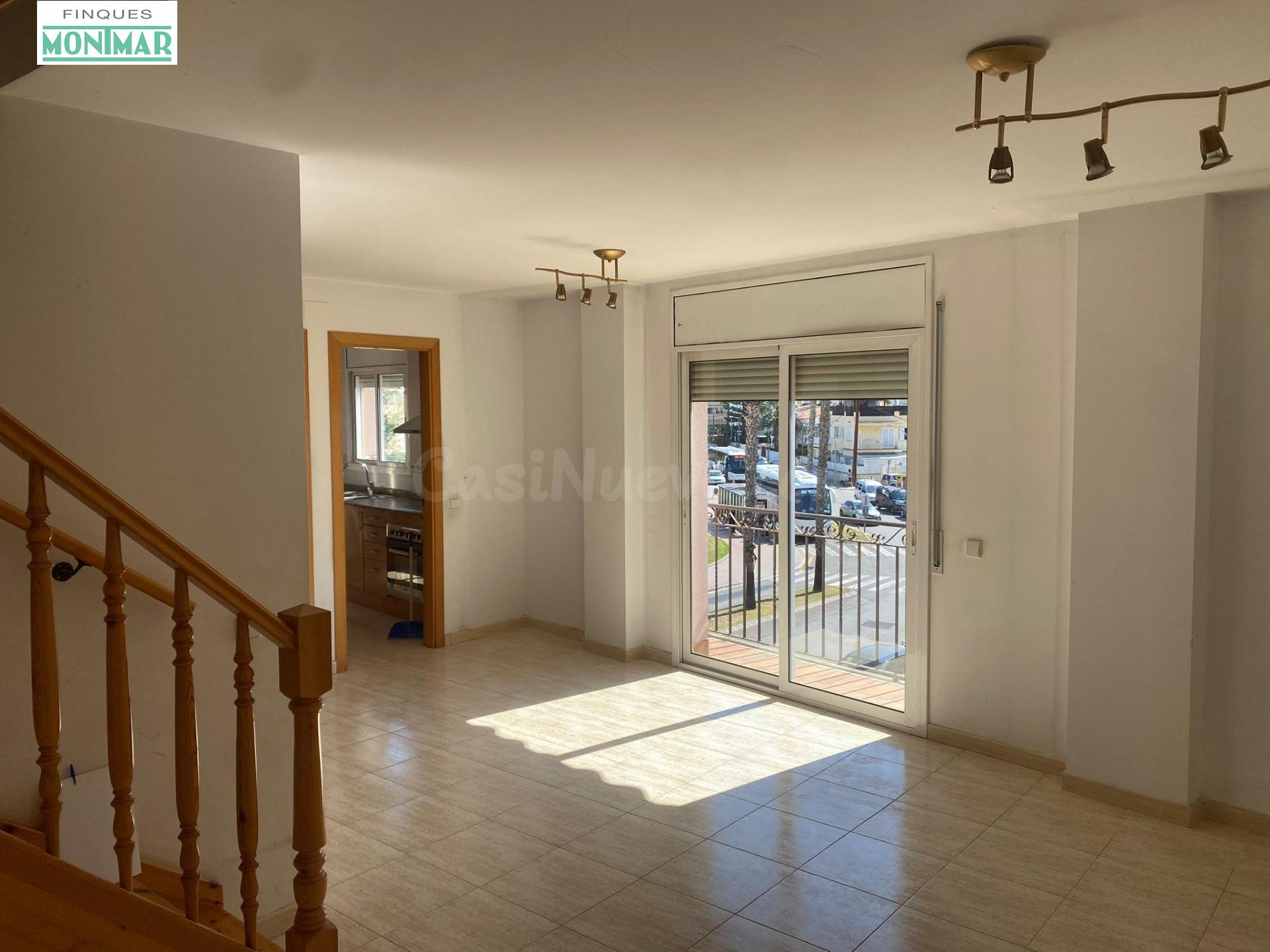 Ático dúplex familiar con 6 habitaciones, terraza de 70 m2 y - foto 5
