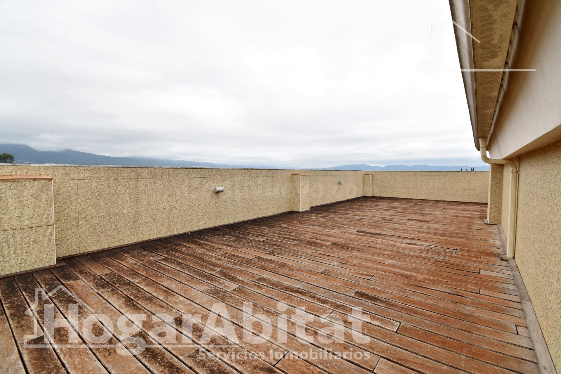 PRECIOSO ÁTICO DÚPLEX CON TERRAZA, PISCINA Y GARAJE CERRADO - foto 5