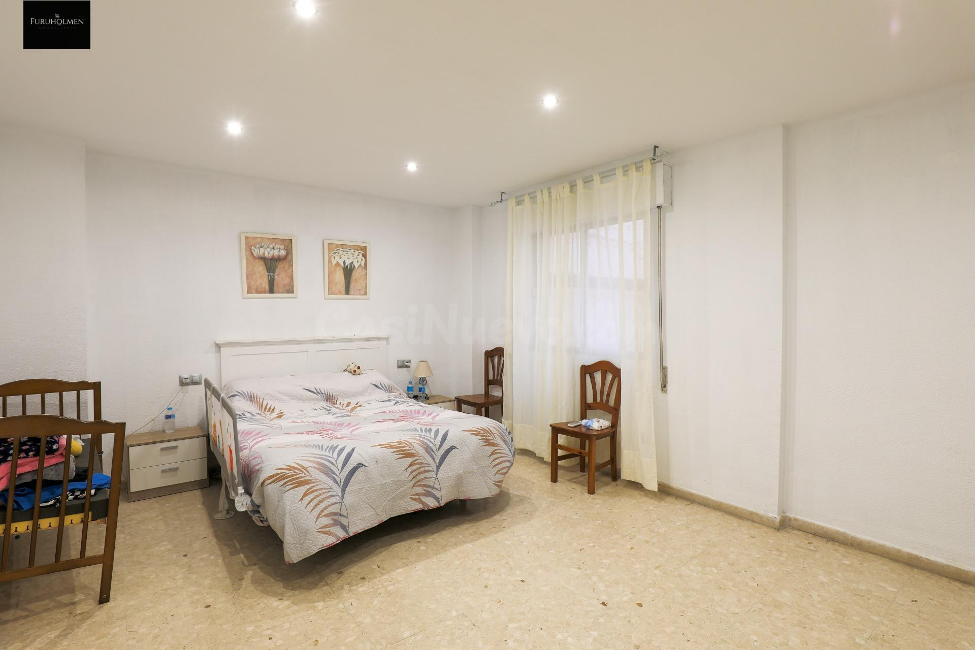 Amplio Piso de cuatro habitaciones en el corazón de Durcal
